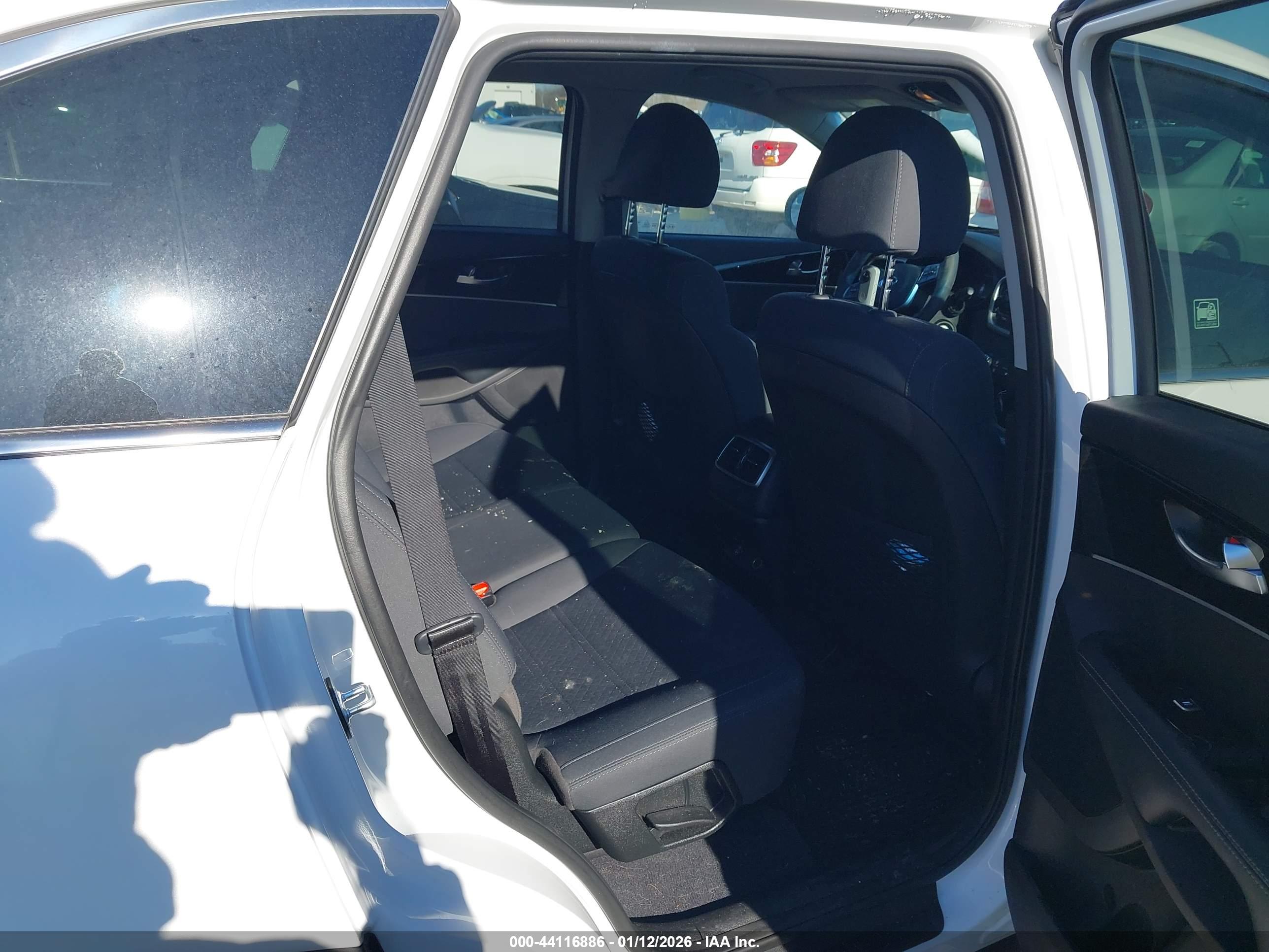 KIA SORENTO image 8