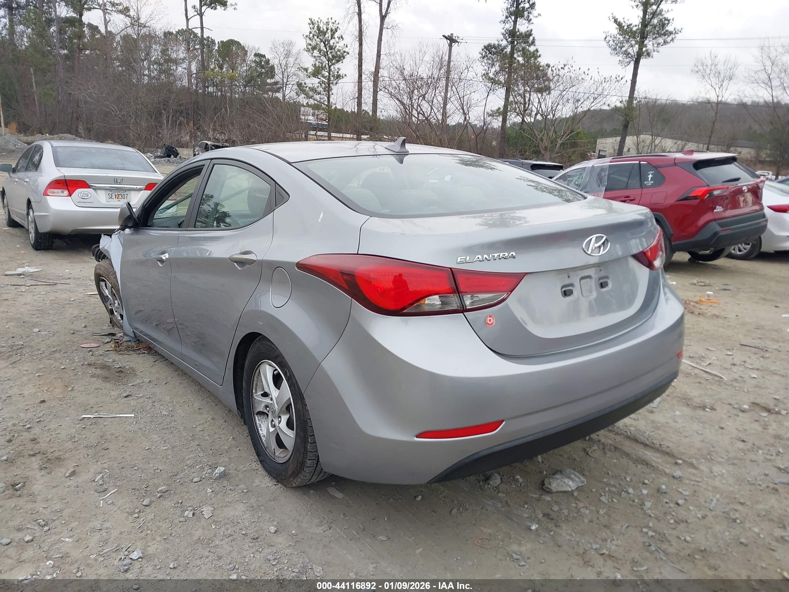 HYUNDAI ELANTRA image 3