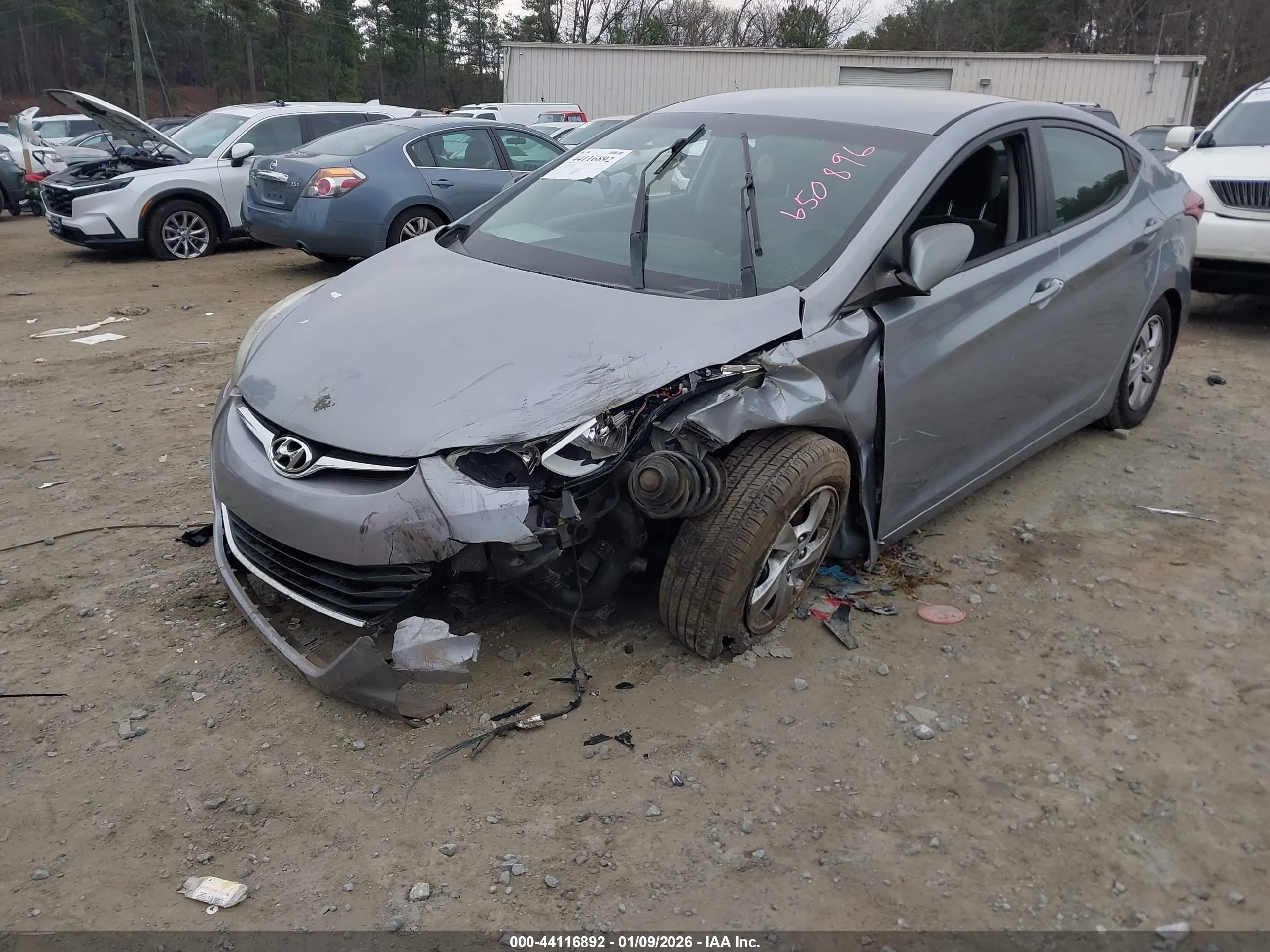 HYUNDAI ELANTRA image 6