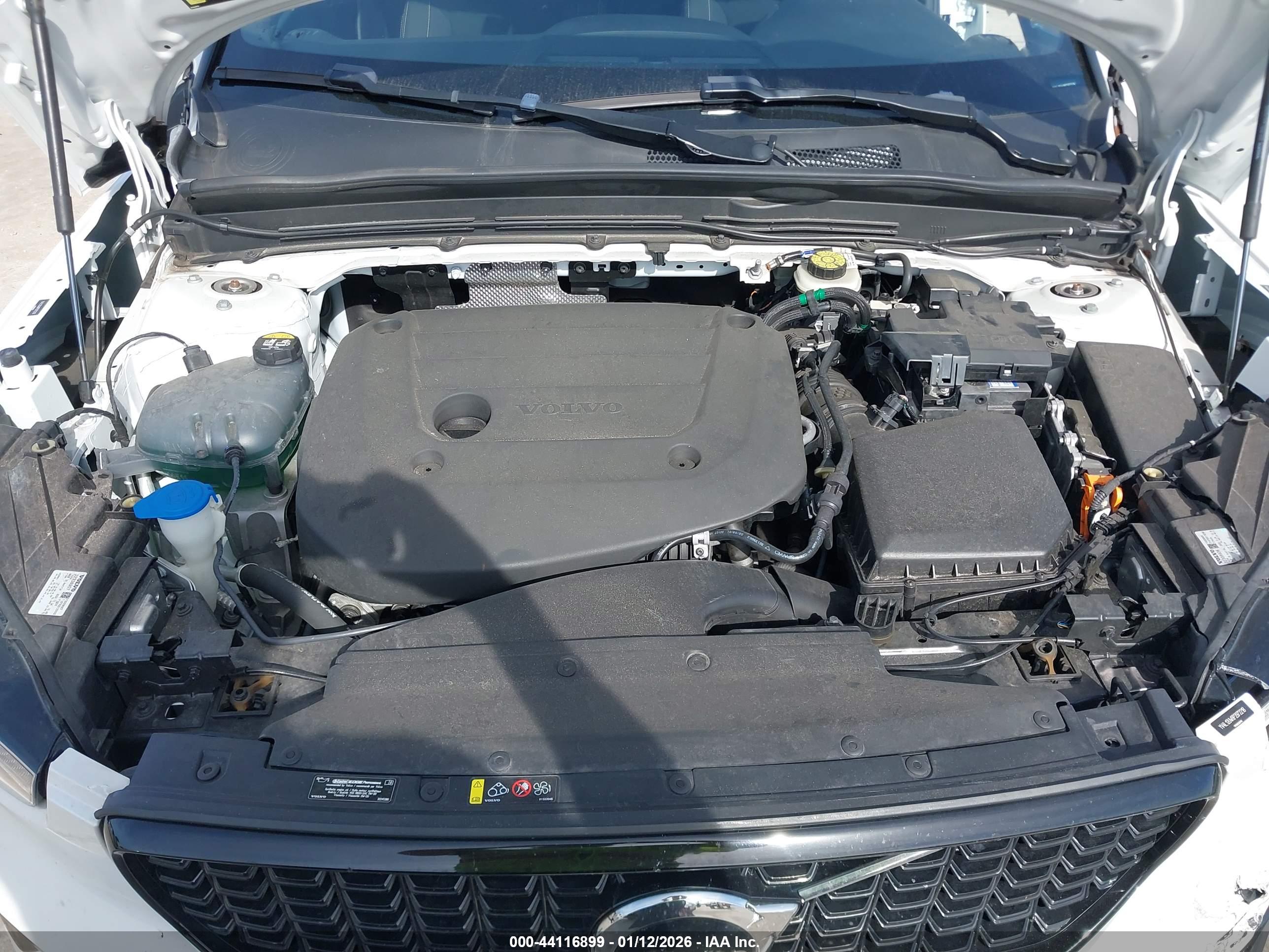 VOLVO XC40 image 10