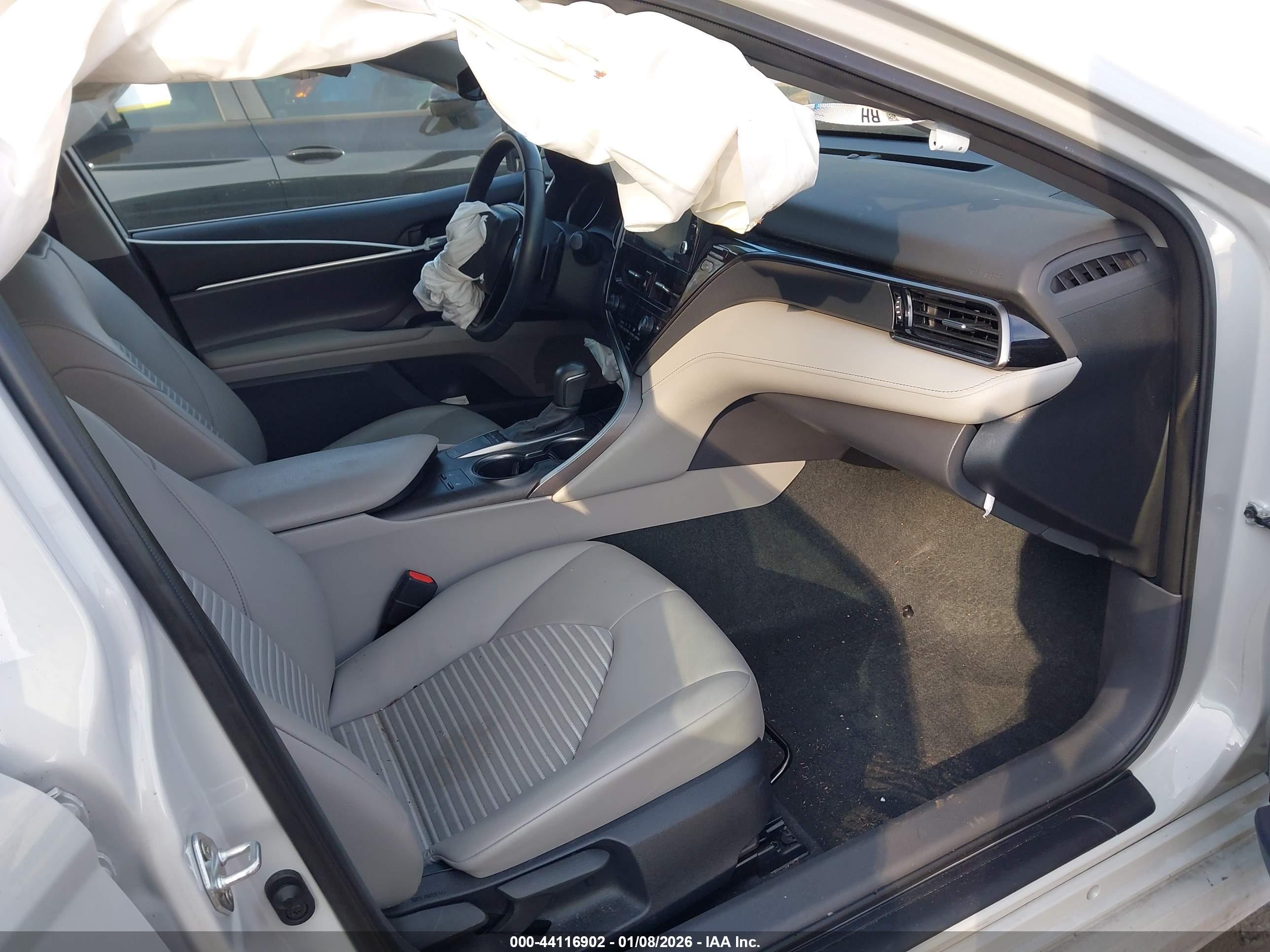 TOYOTA CAMRY image 5