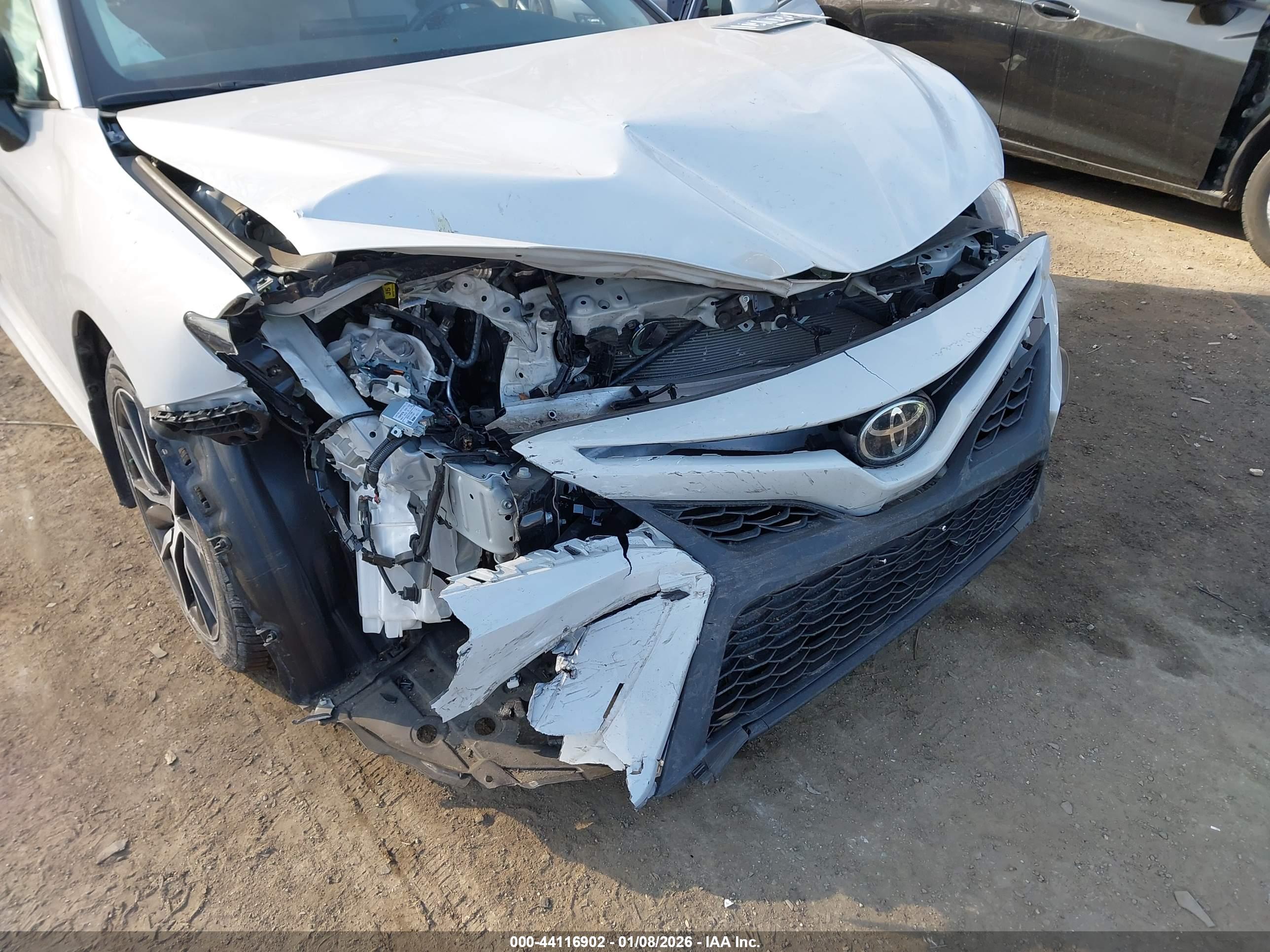 TOYOTA CAMRY image 6