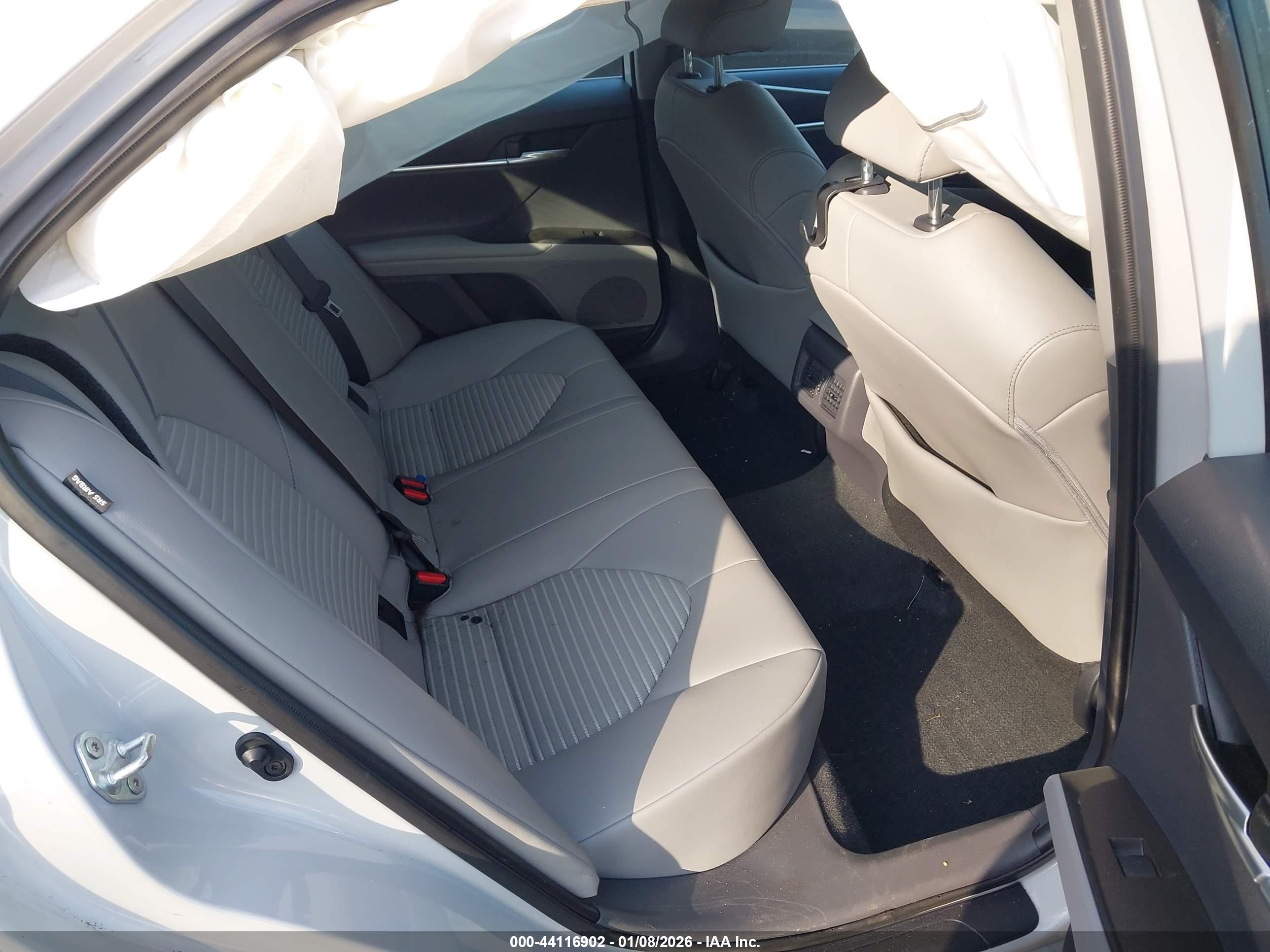 TOYOTA CAMRY image 8