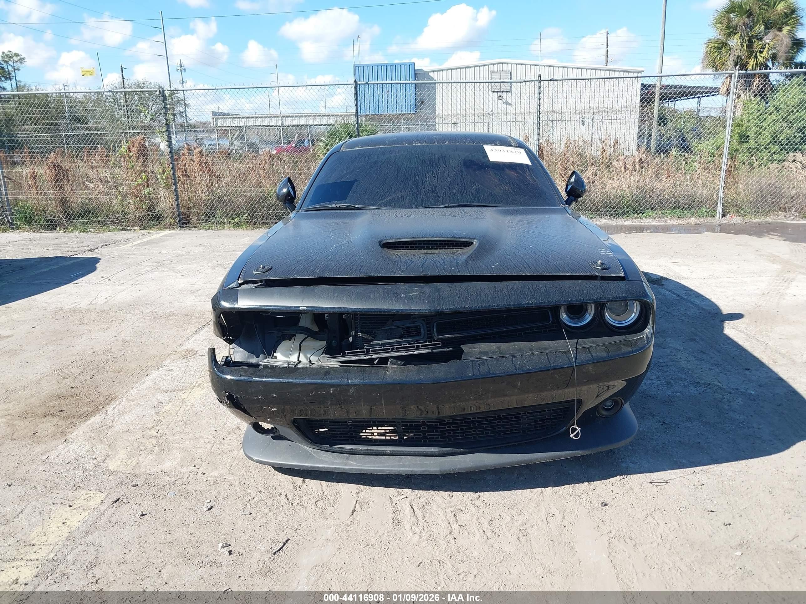 DODGE CHALLENGER image 6