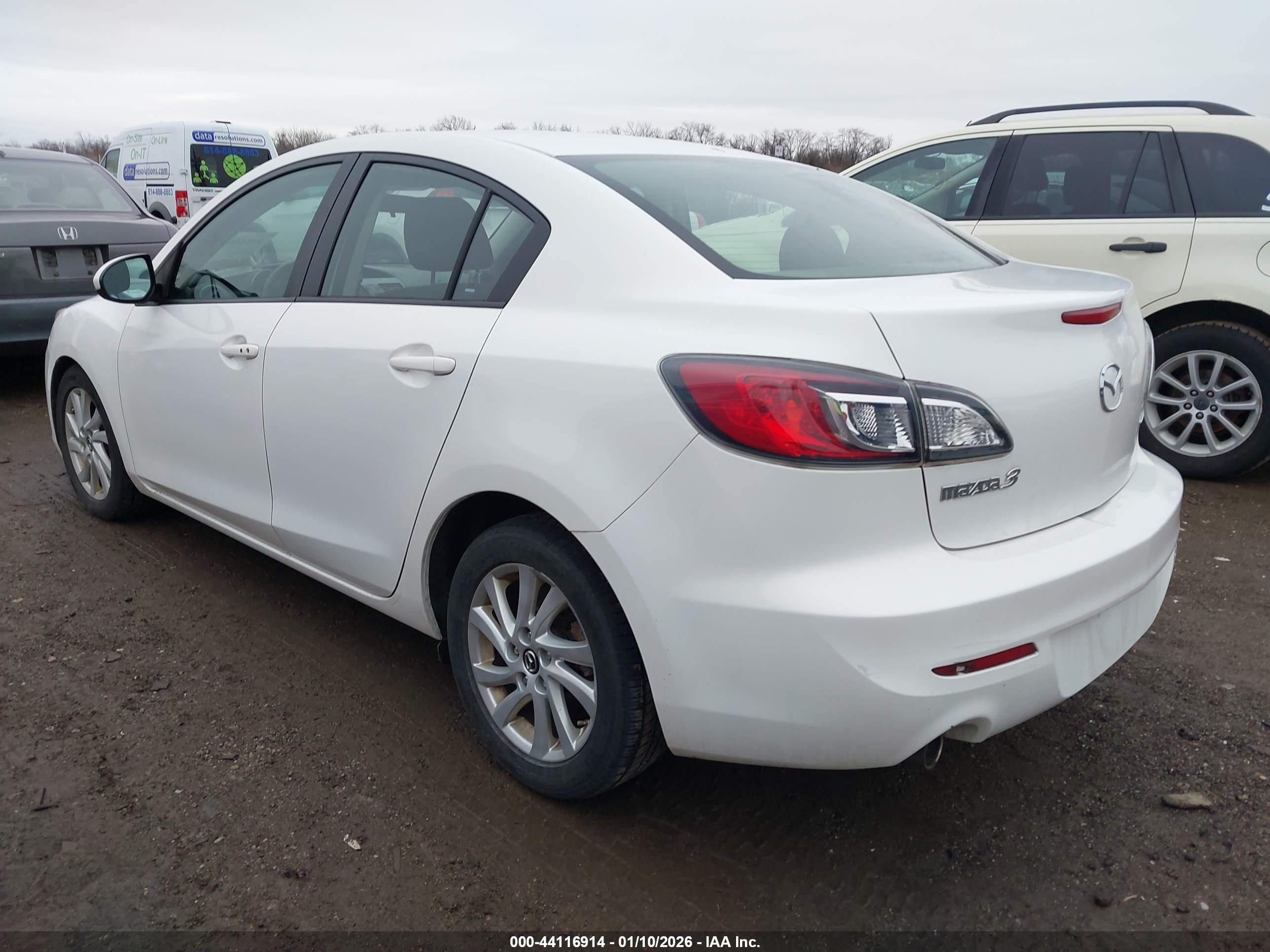 MAZDA MAZDA3 image 3