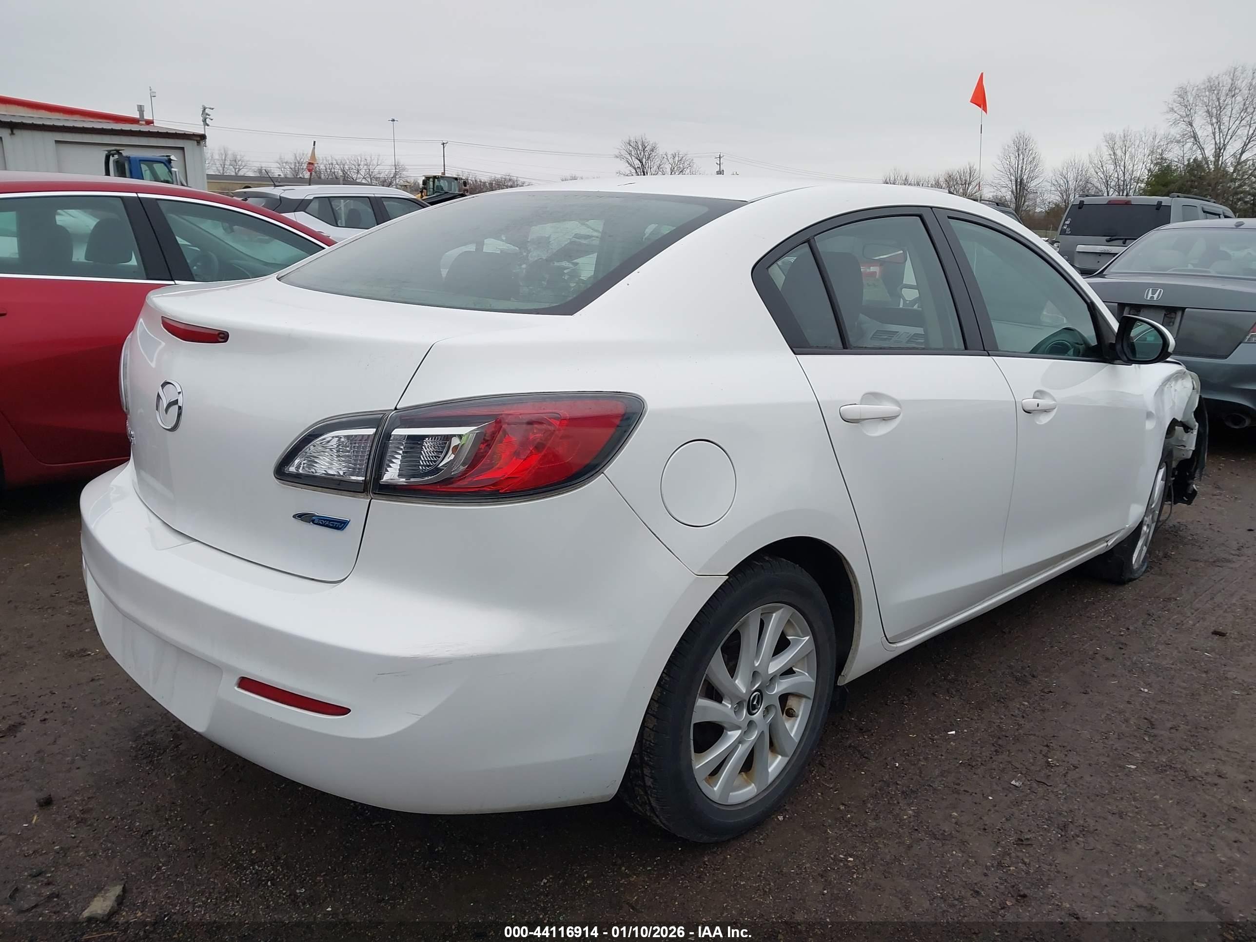 MAZDA MAZDA3 image 4
