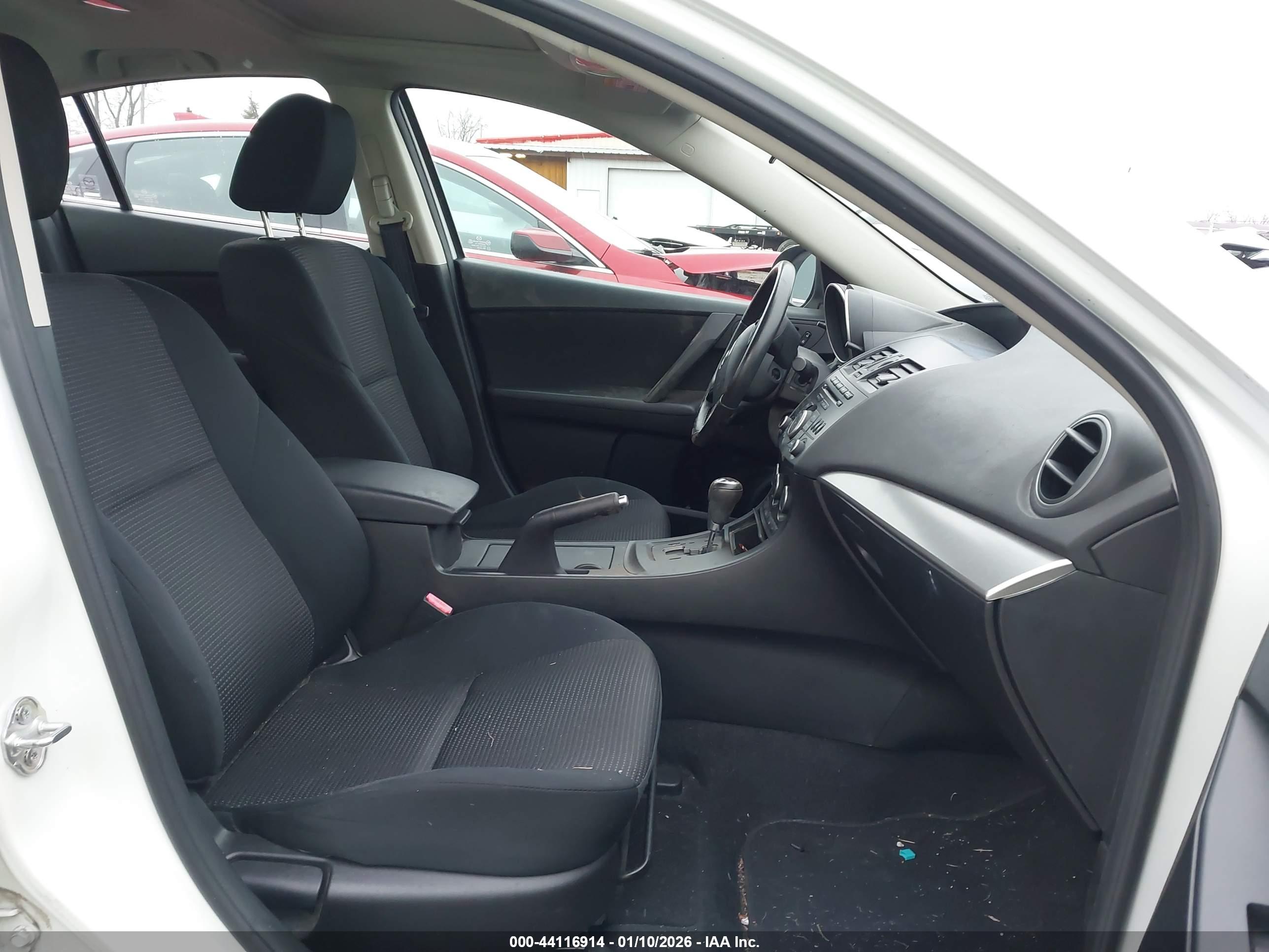 MAZDA MAZDA3 image 5