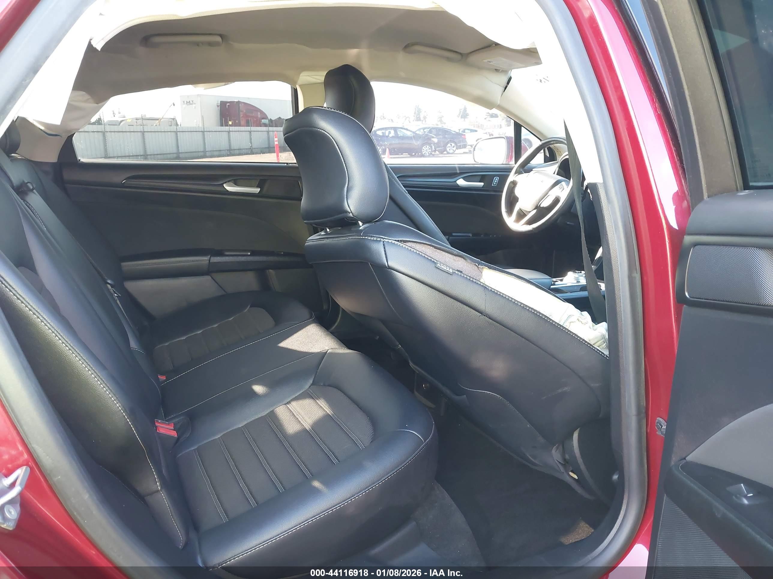 FORD FUSION image 8