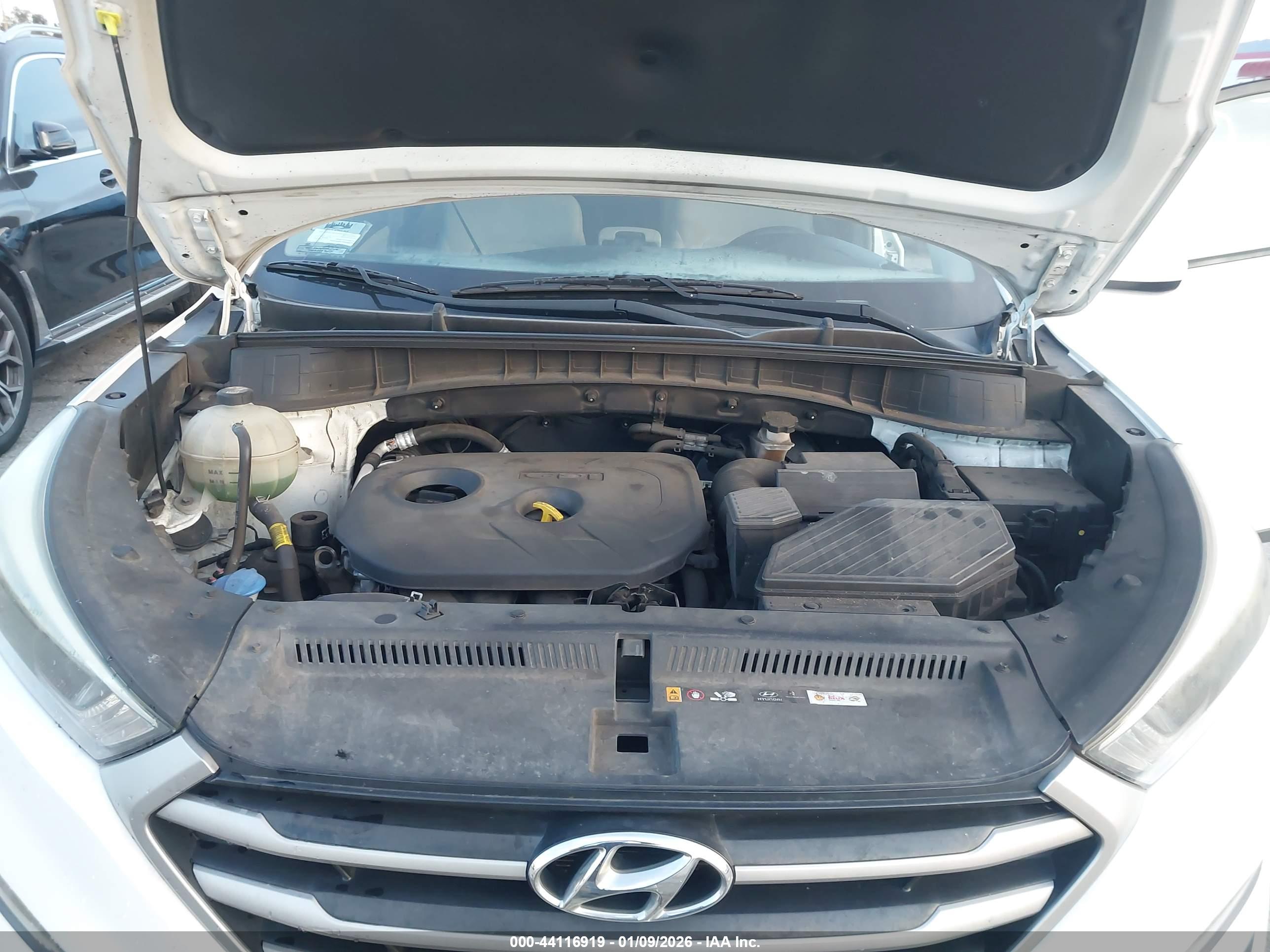 HYUNDAI TUCSON image 10