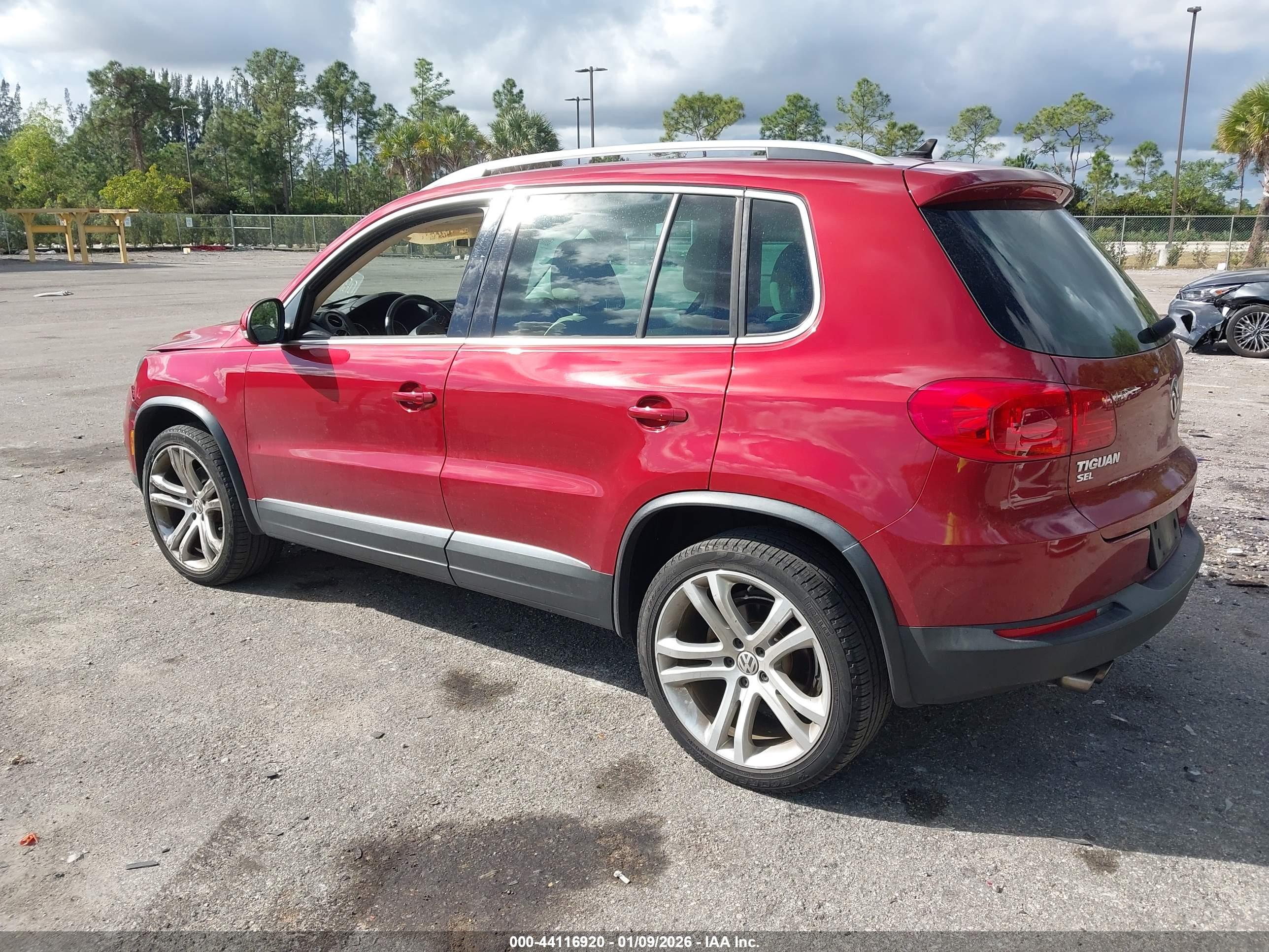 VOLKSWAGEN TIGUAN image 3