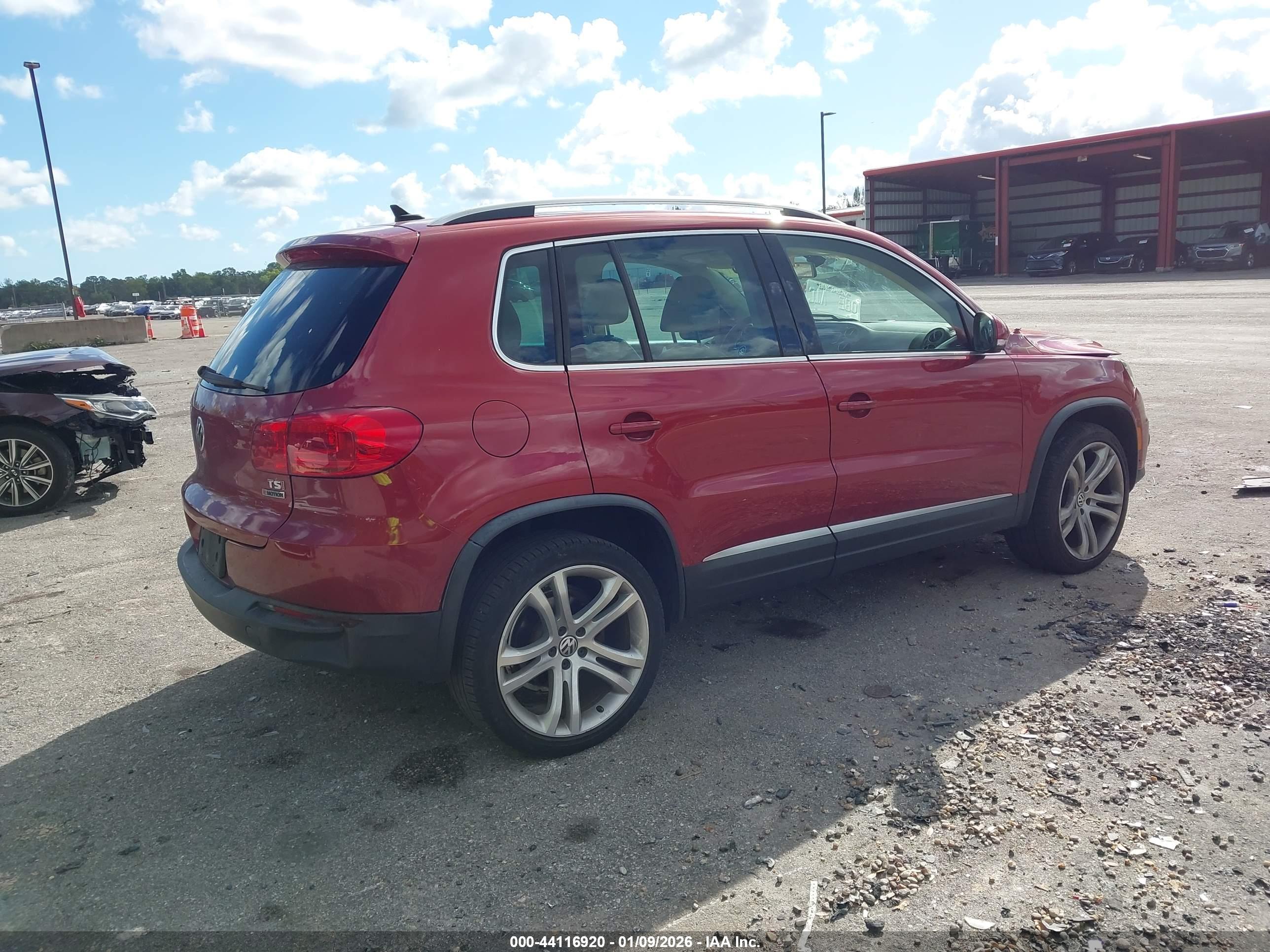 VOLKSWAGEN TIGUAN image 4