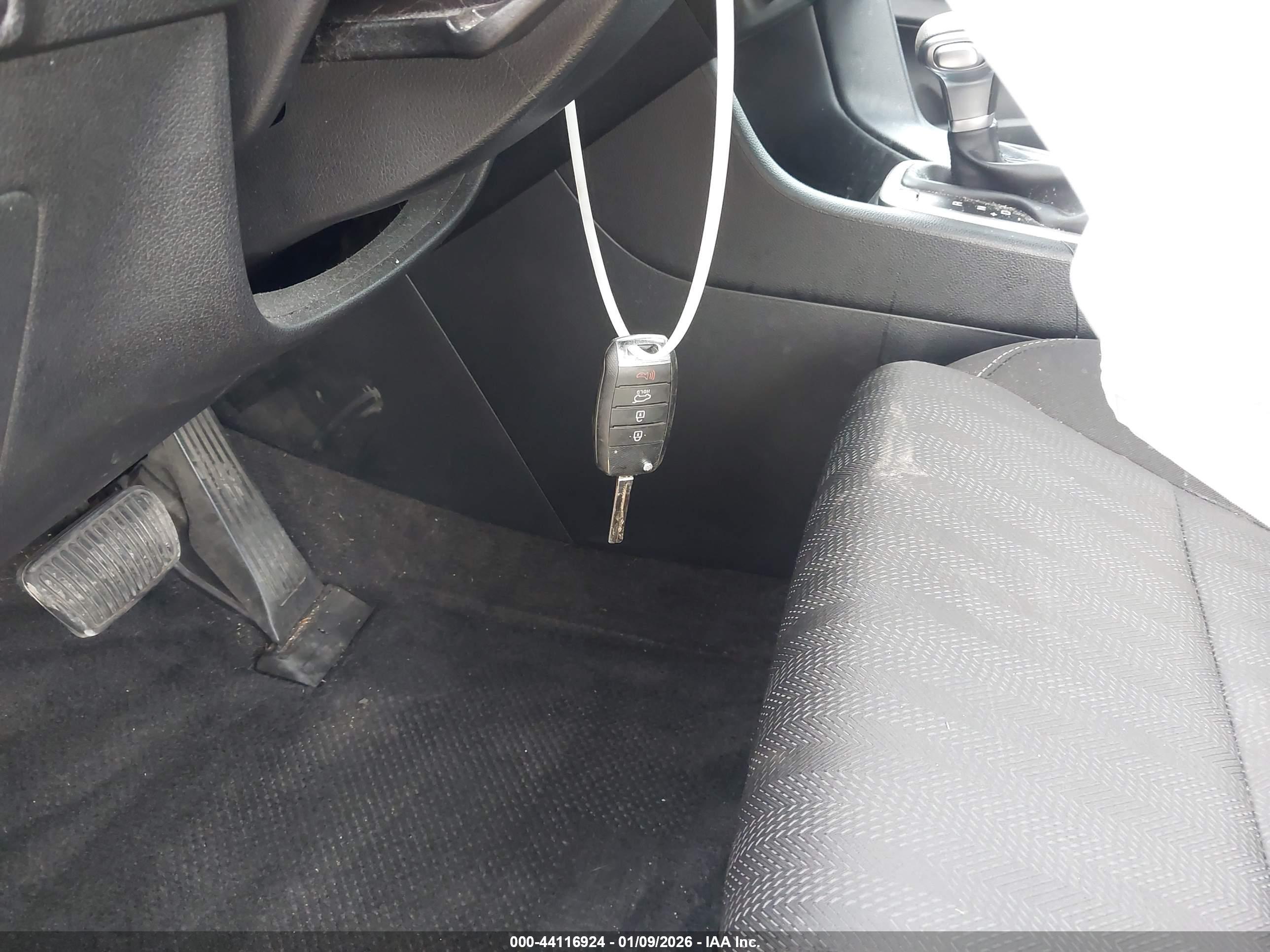 KIA SPORTAGE image 11