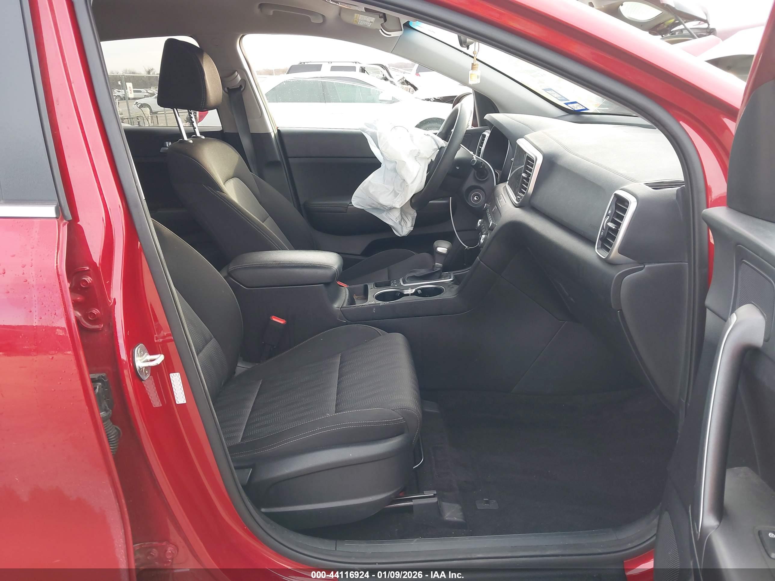 KIA SPORTAGE image 5