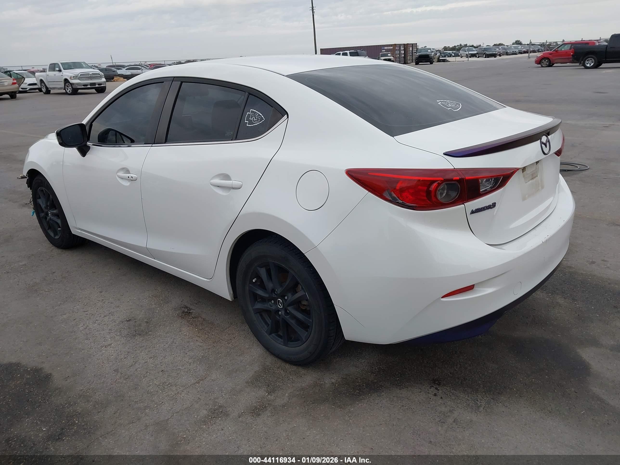 MAZDA MAZDA3 image 3