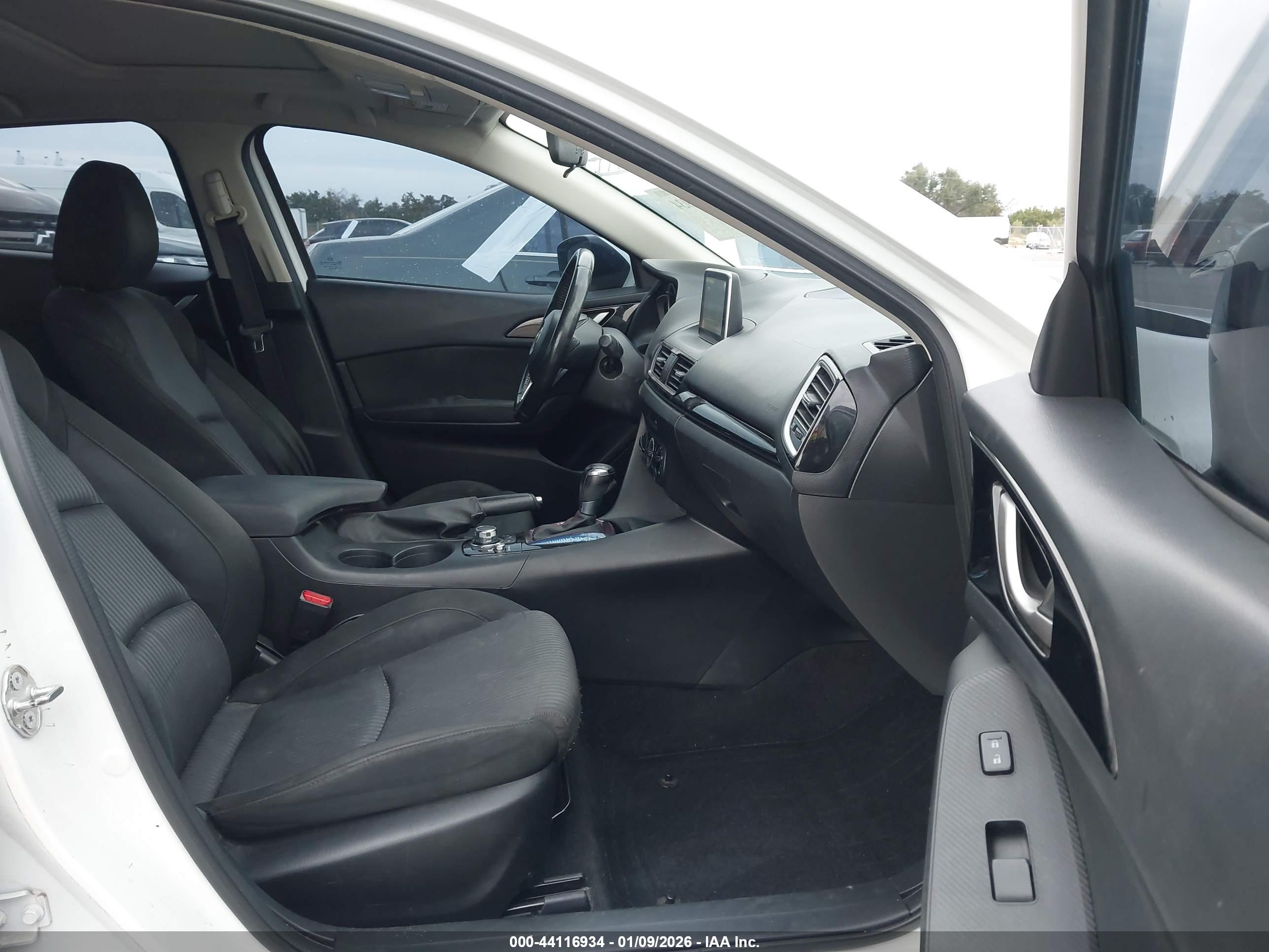 MAZDA MAZDA3 image 5