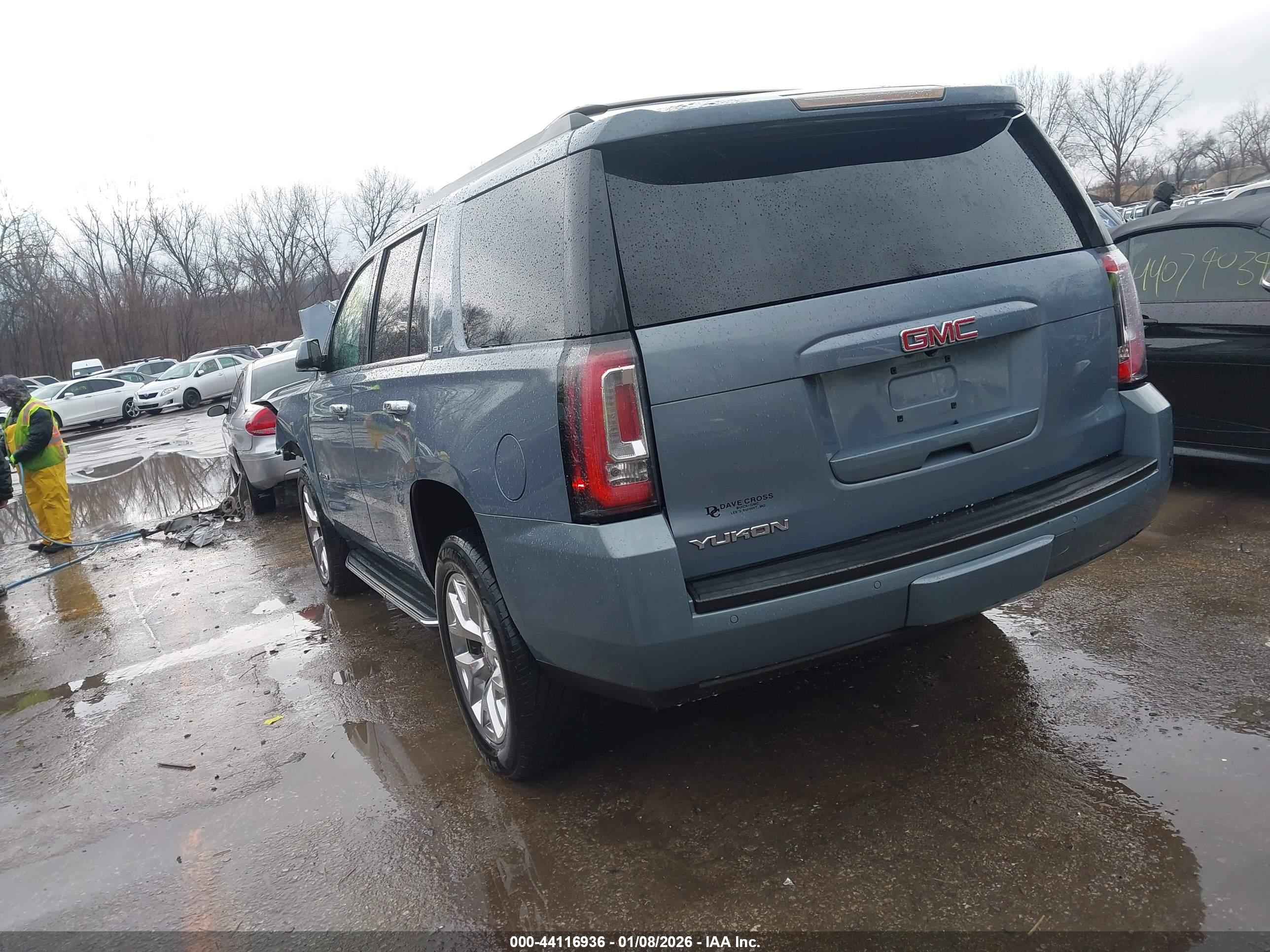 GMC YUKON image 3