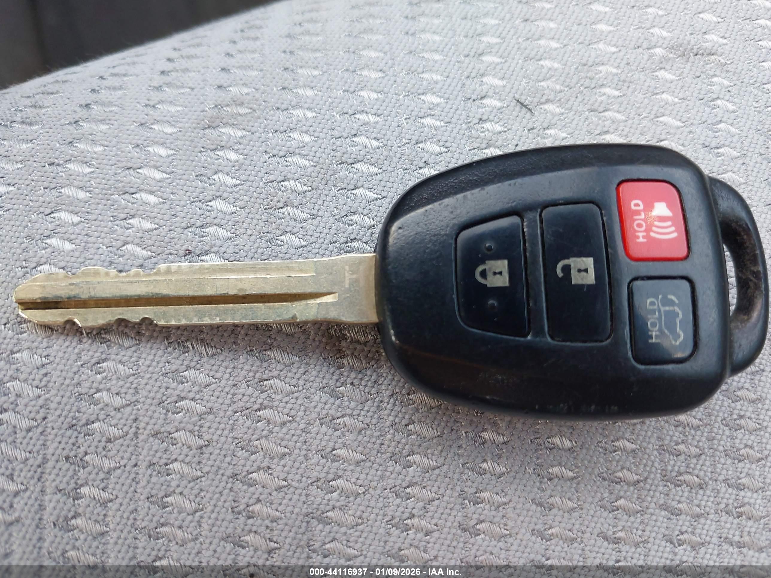 TOYOTA CAMRY image 11