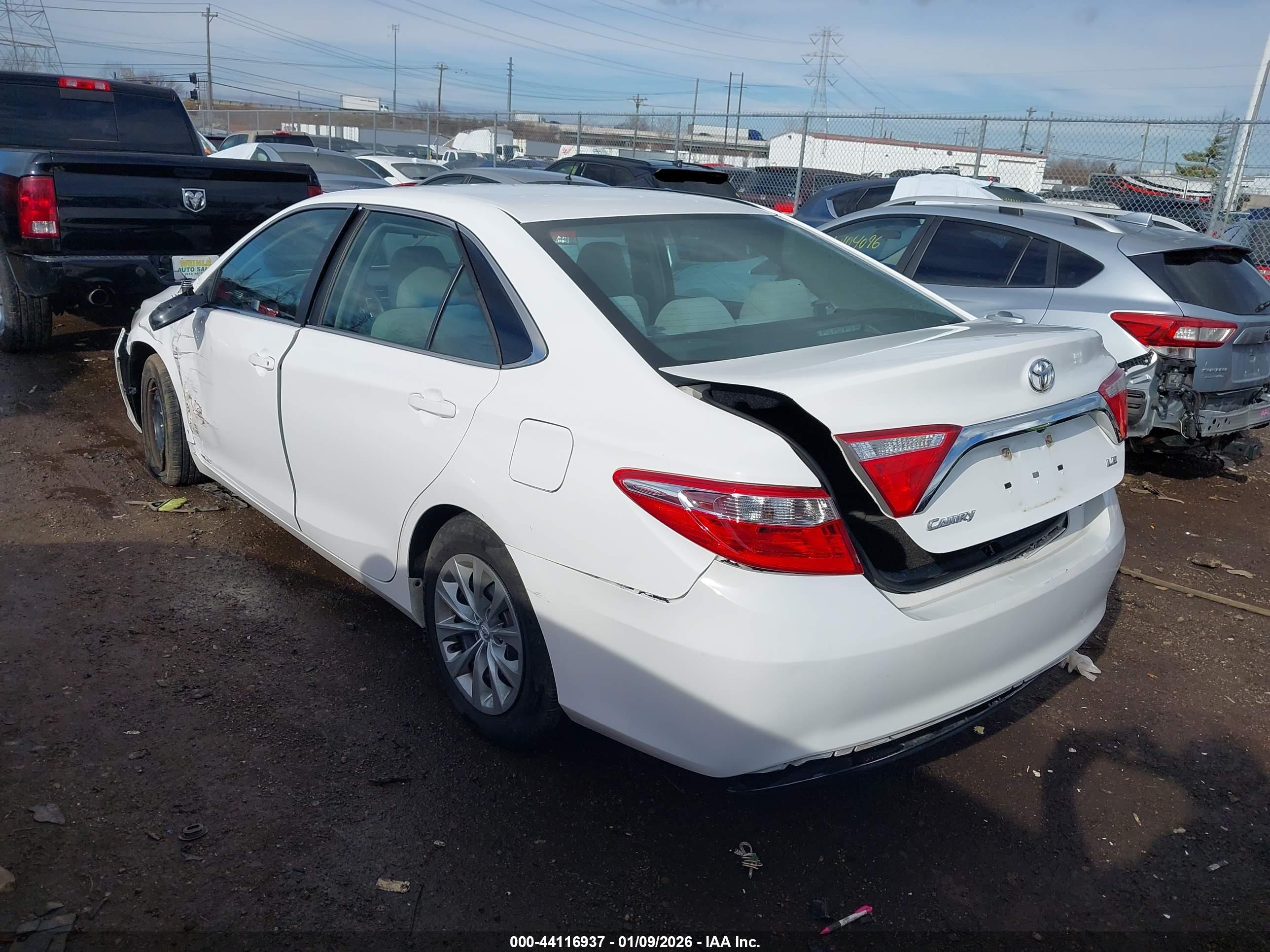 TOYOTA CAMRY image 3