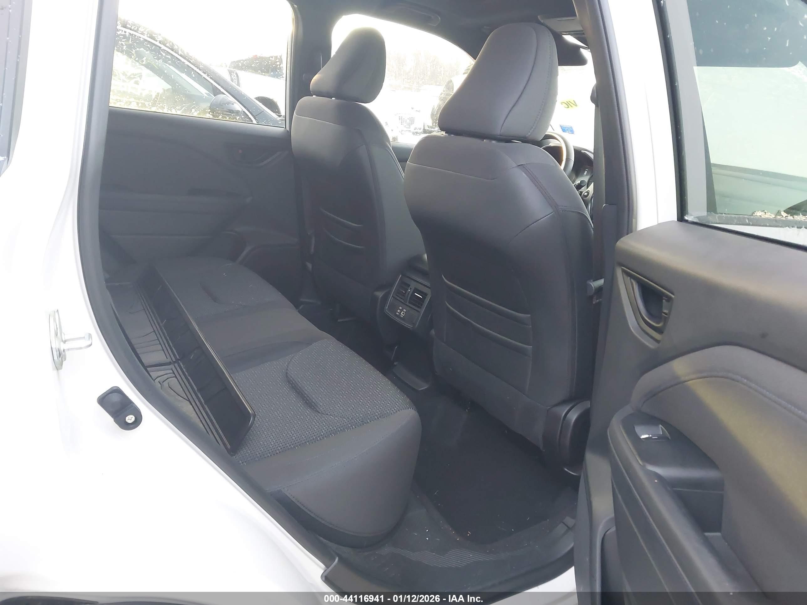 SUBARU FORESTER image 8