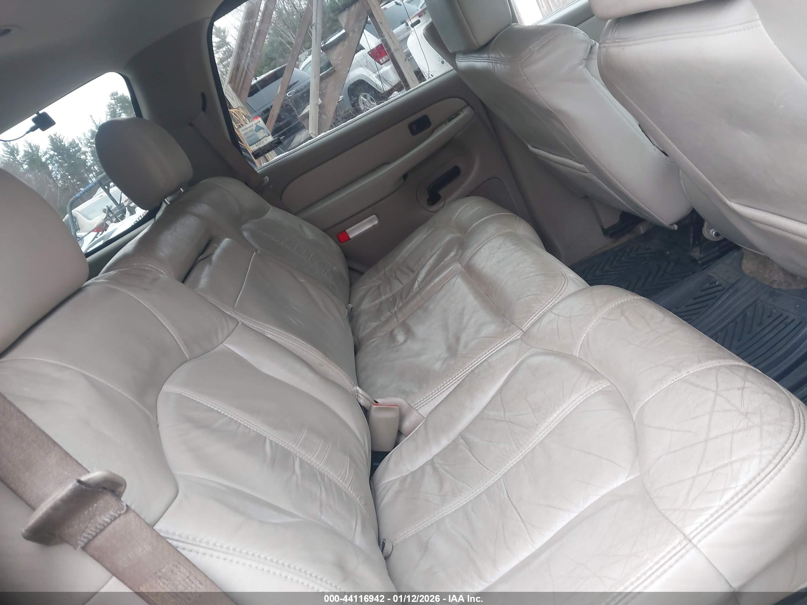 CHEVROLET TAHOE image 8