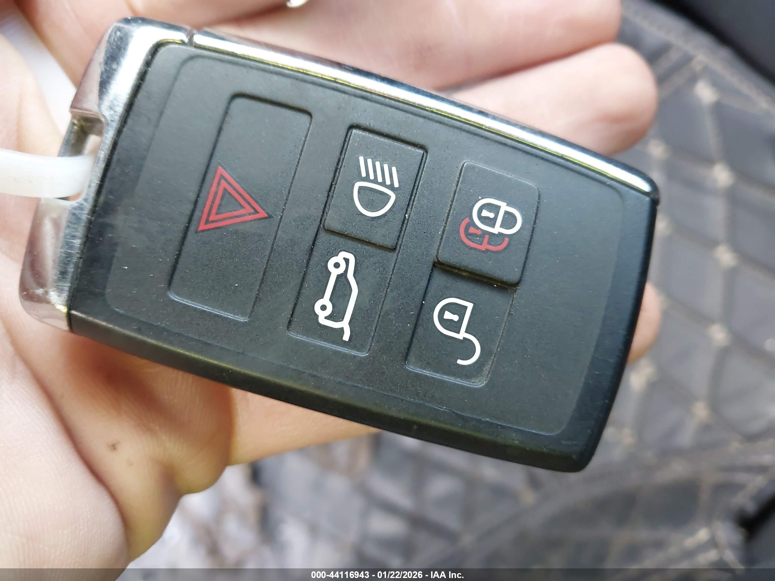 LAND ROVER image 11