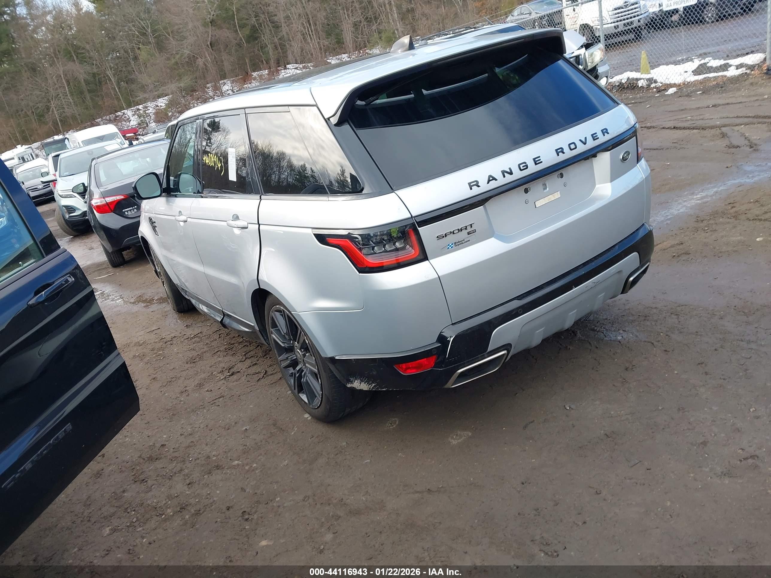 LAND ROVER image 3