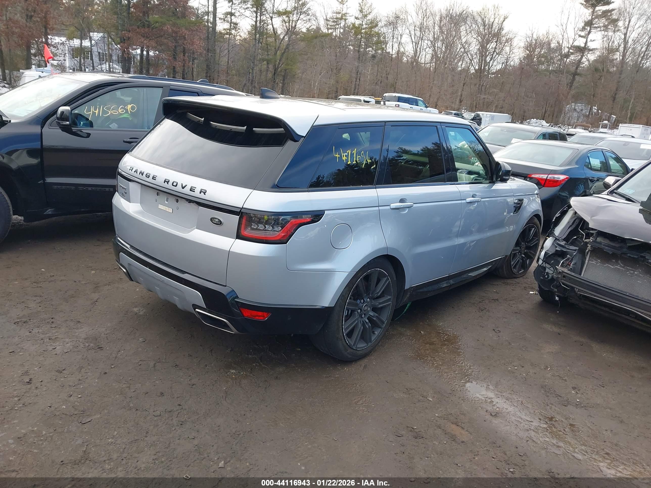 LAND ROVER image 4