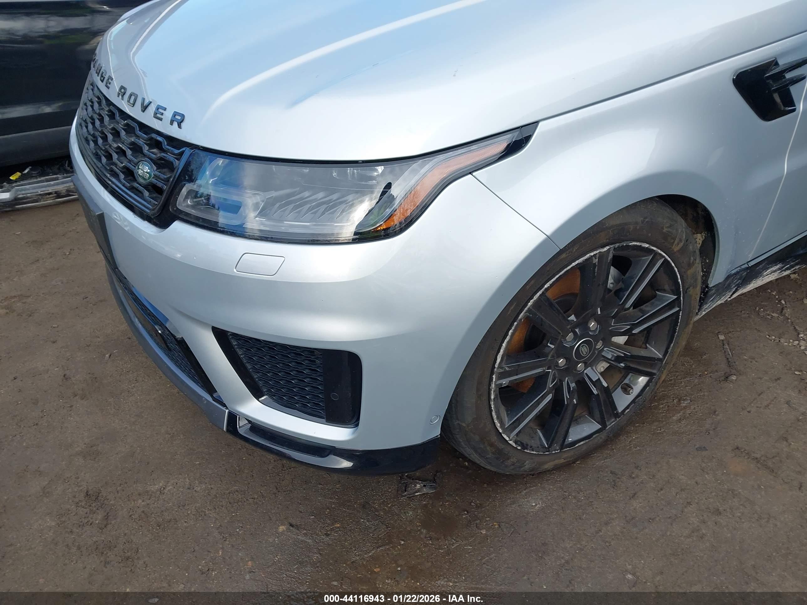 LAND ROVER image 6