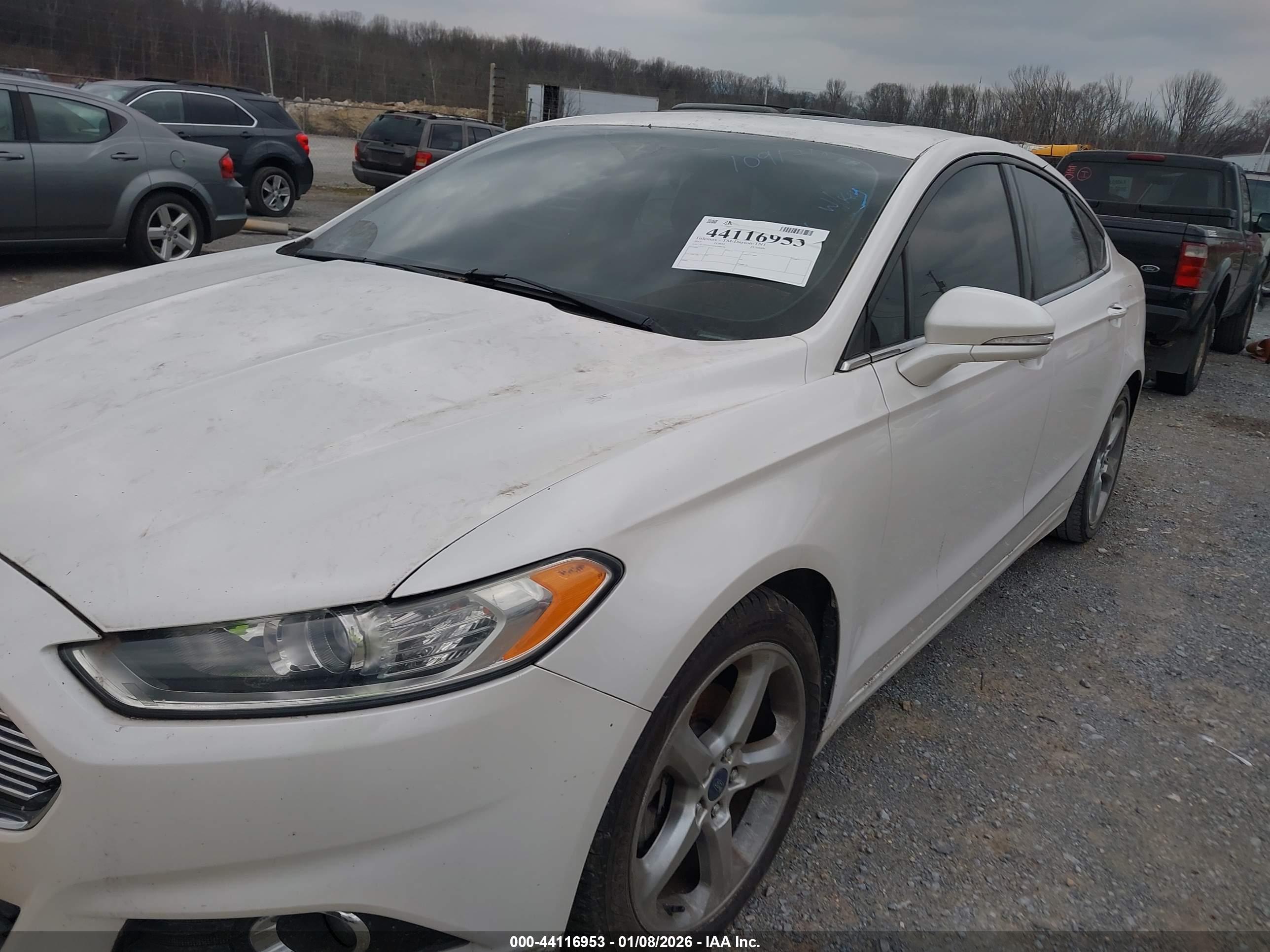 FORD FUSION image 2