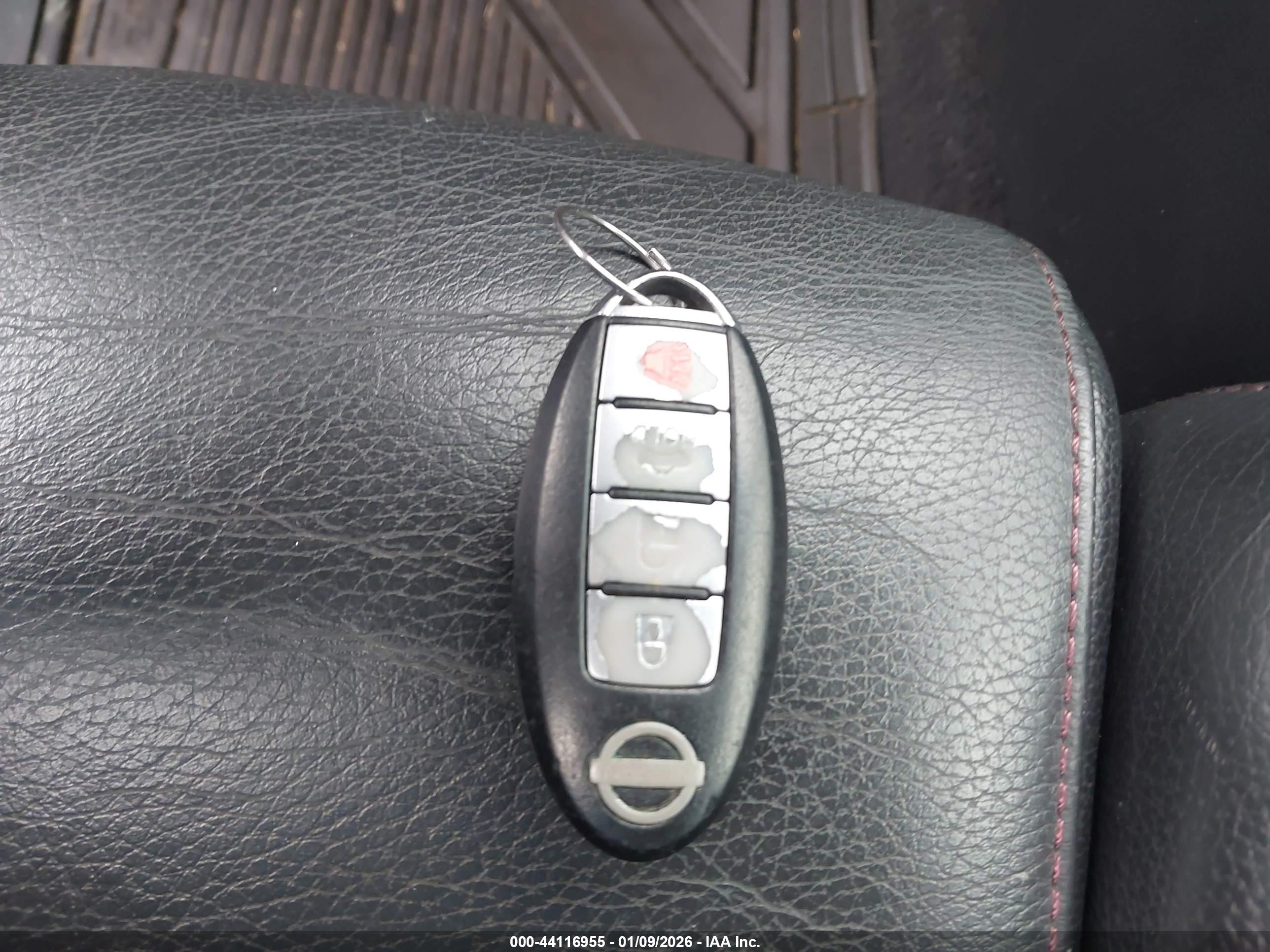 NISSAN MAXIMA image 11