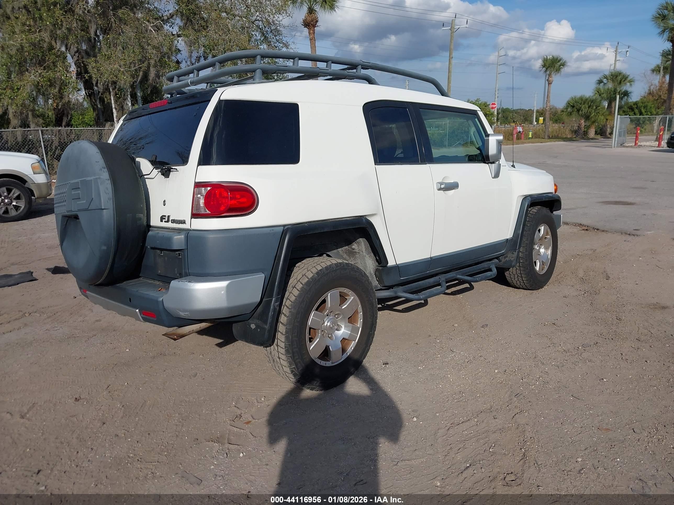 TOYOTA FJ image 4