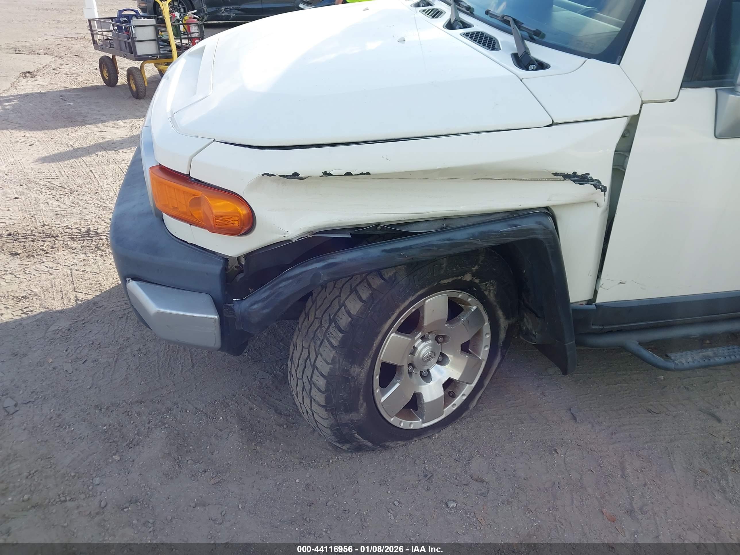 TOYOTA FJ image 6