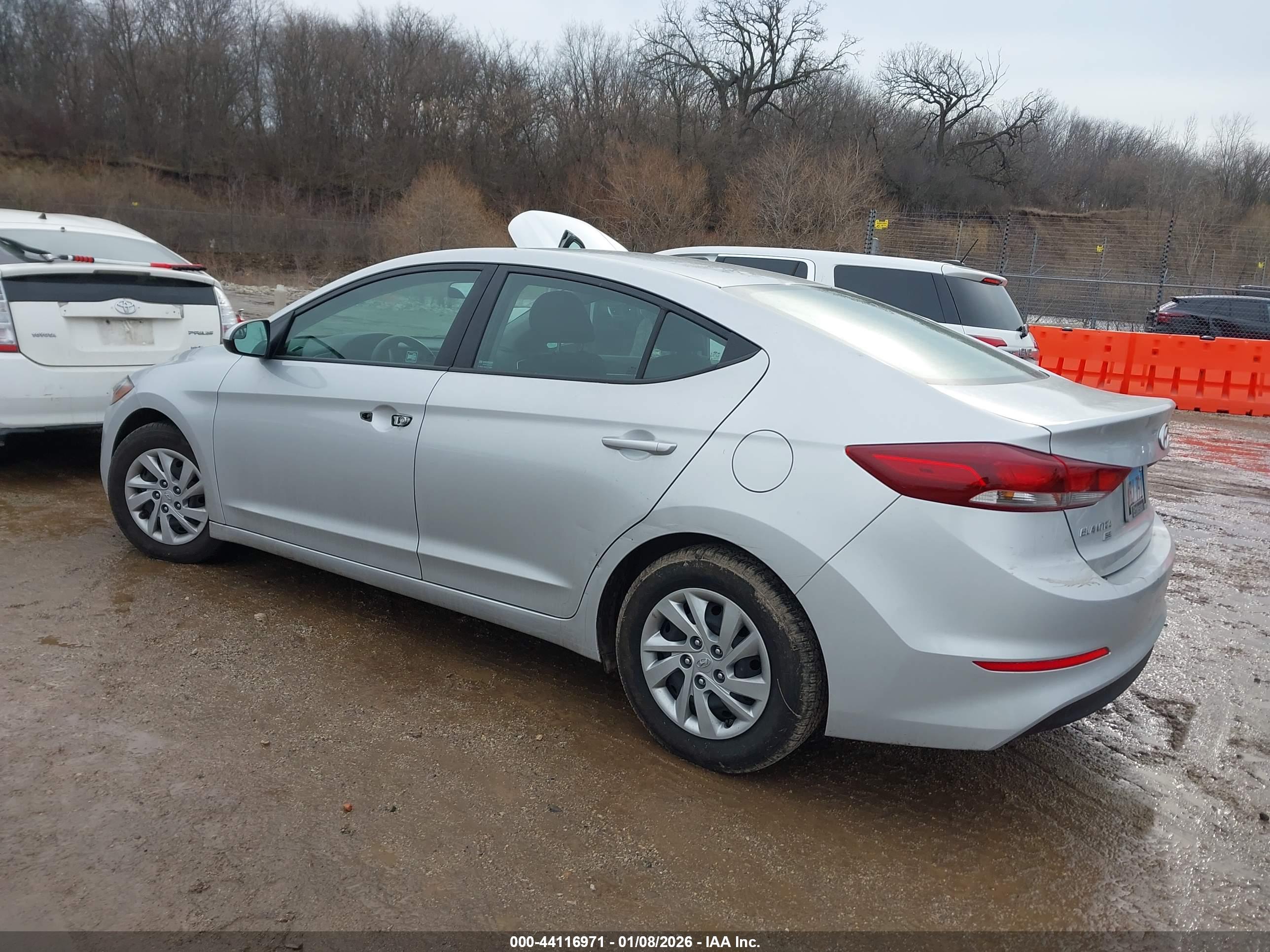 HYUNDAI ELANTRA image 3