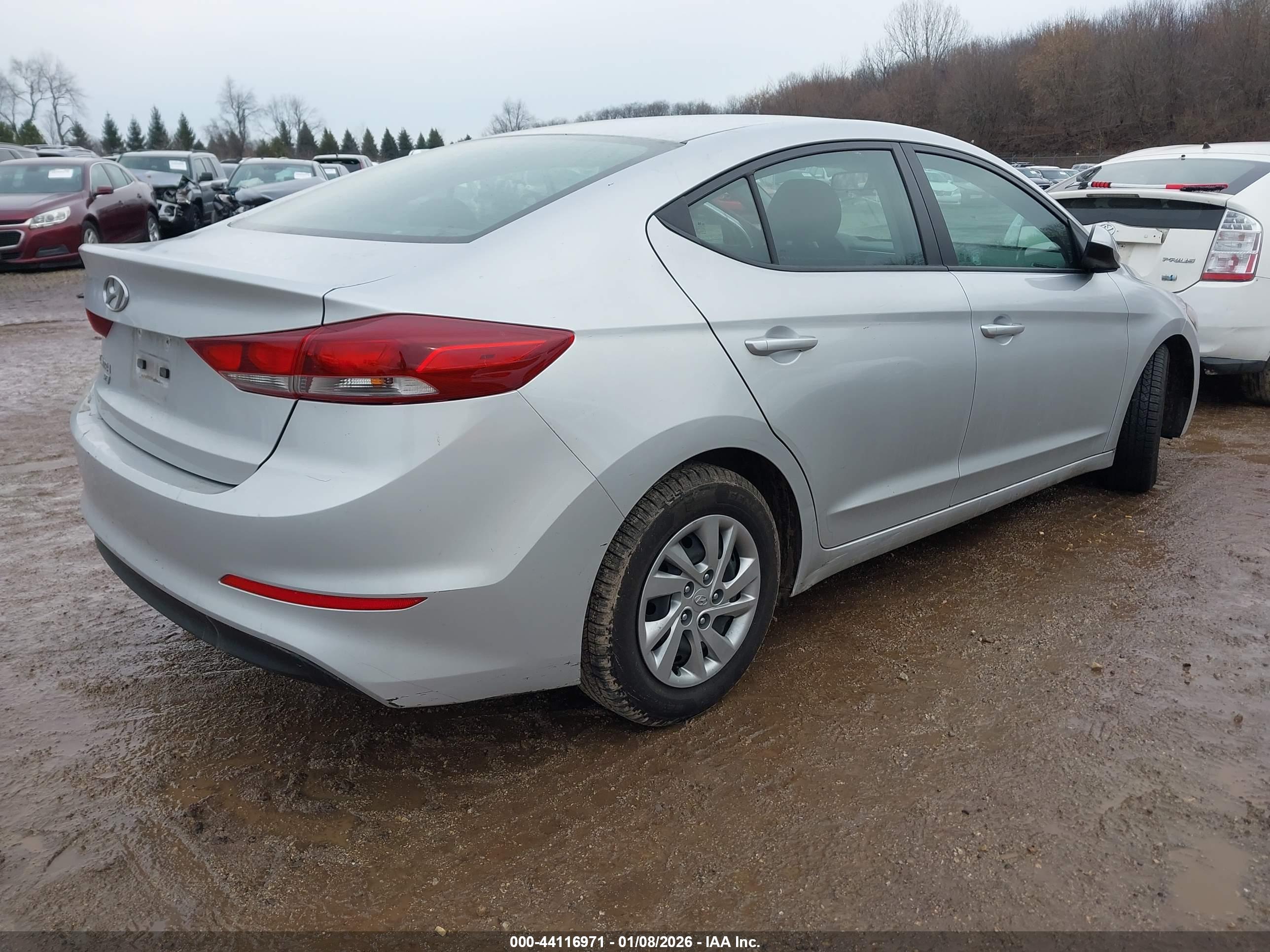 HYUNDAI ELANTRA image 4