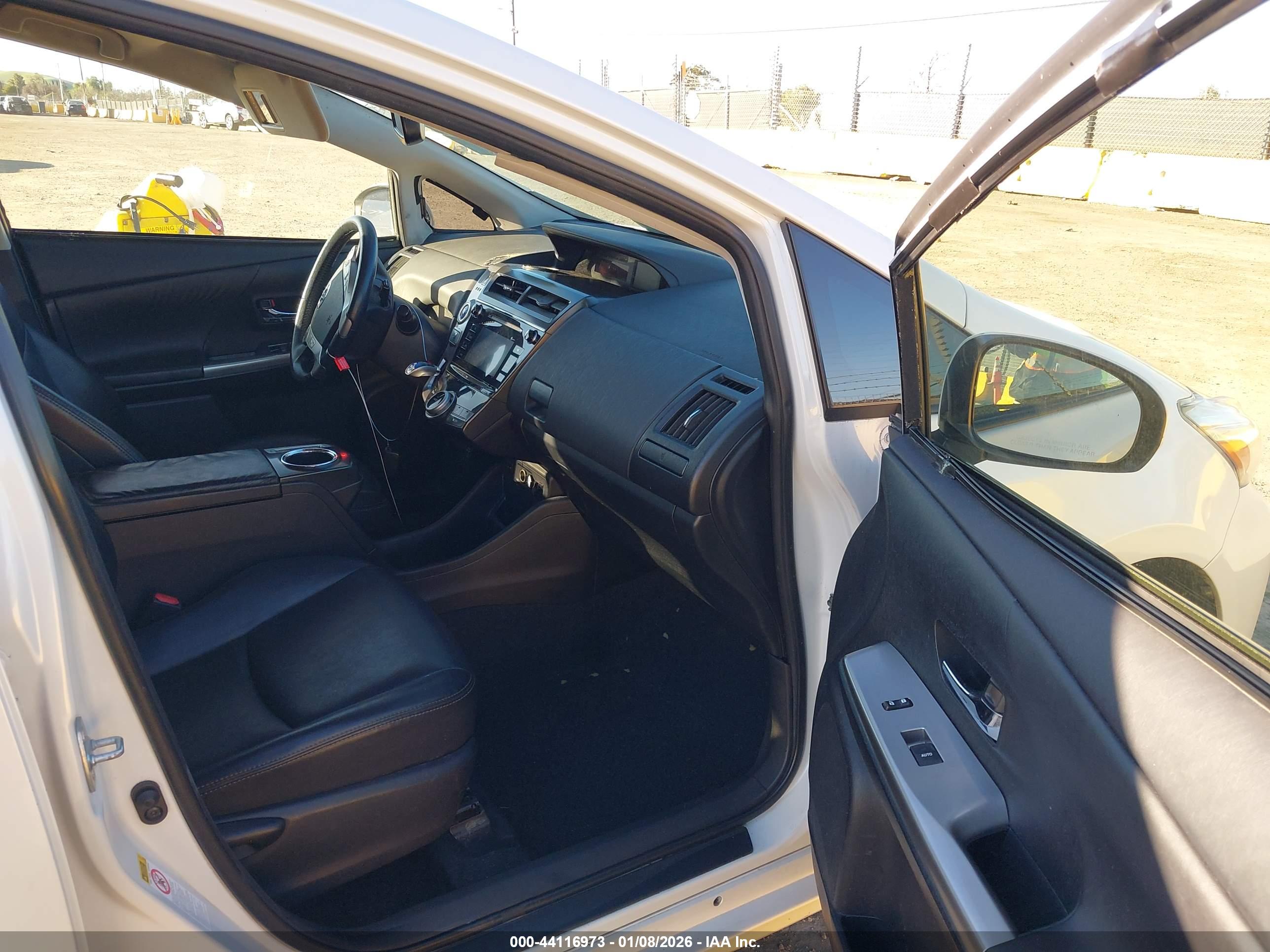 TOYOTA PRIUS image 5