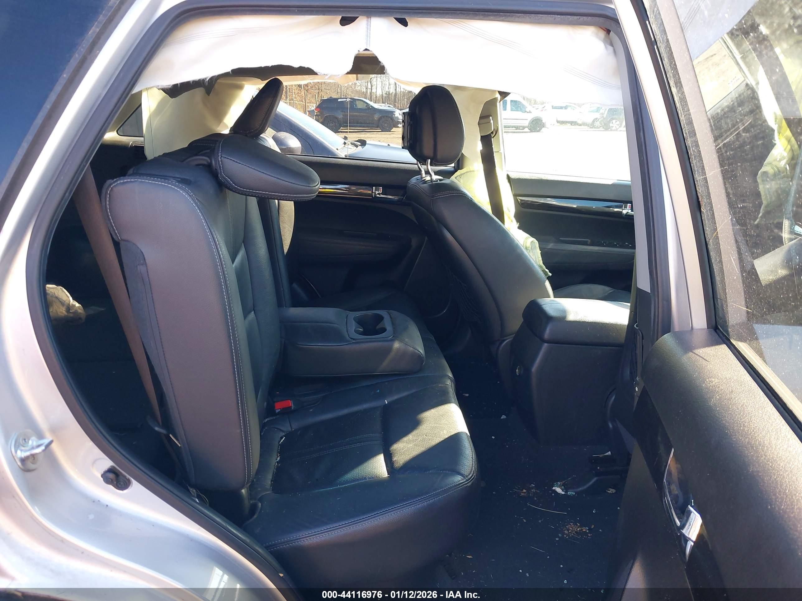 KIA SORENTO image 8