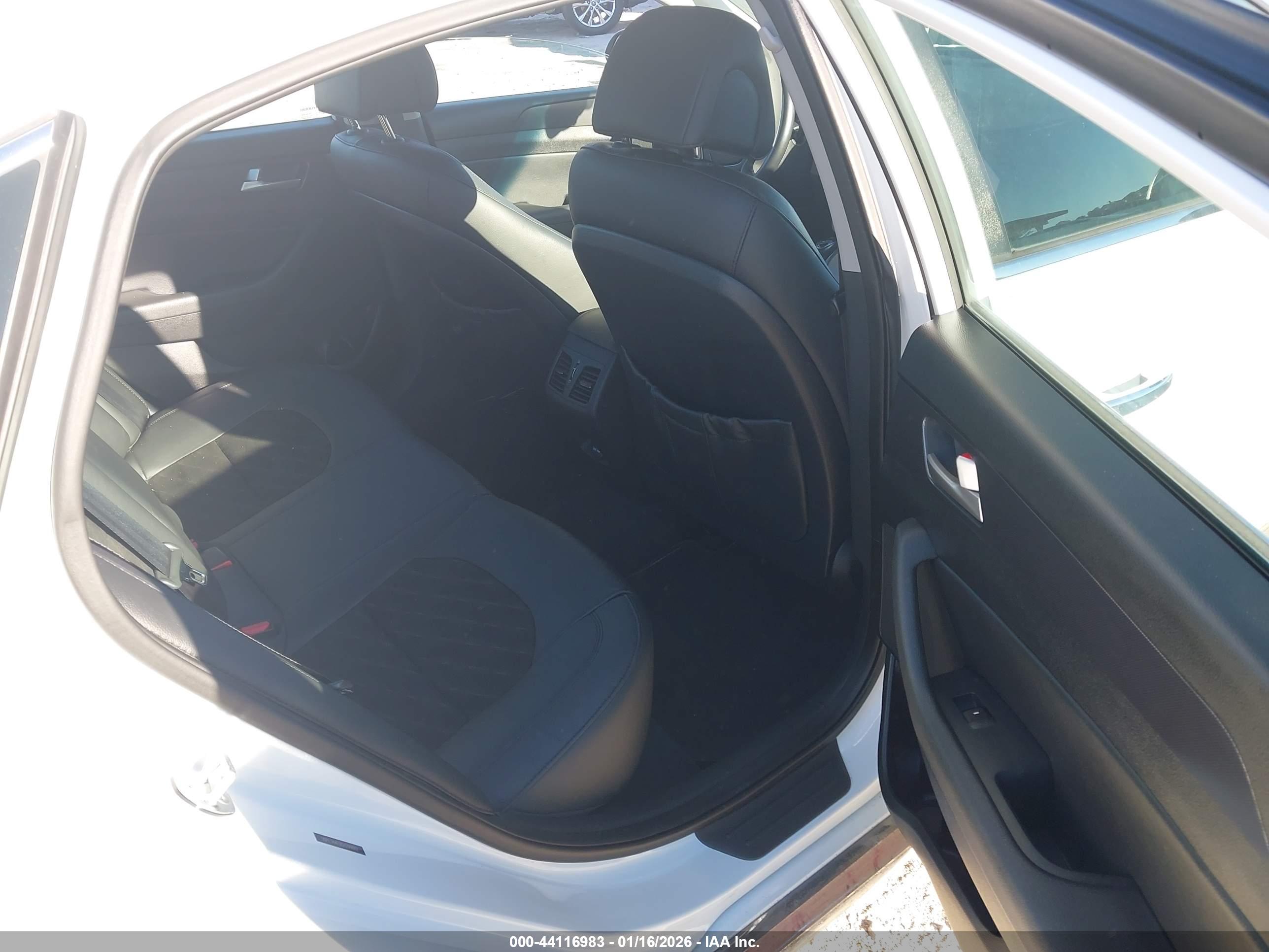 HYUNDAI SONATA image 8