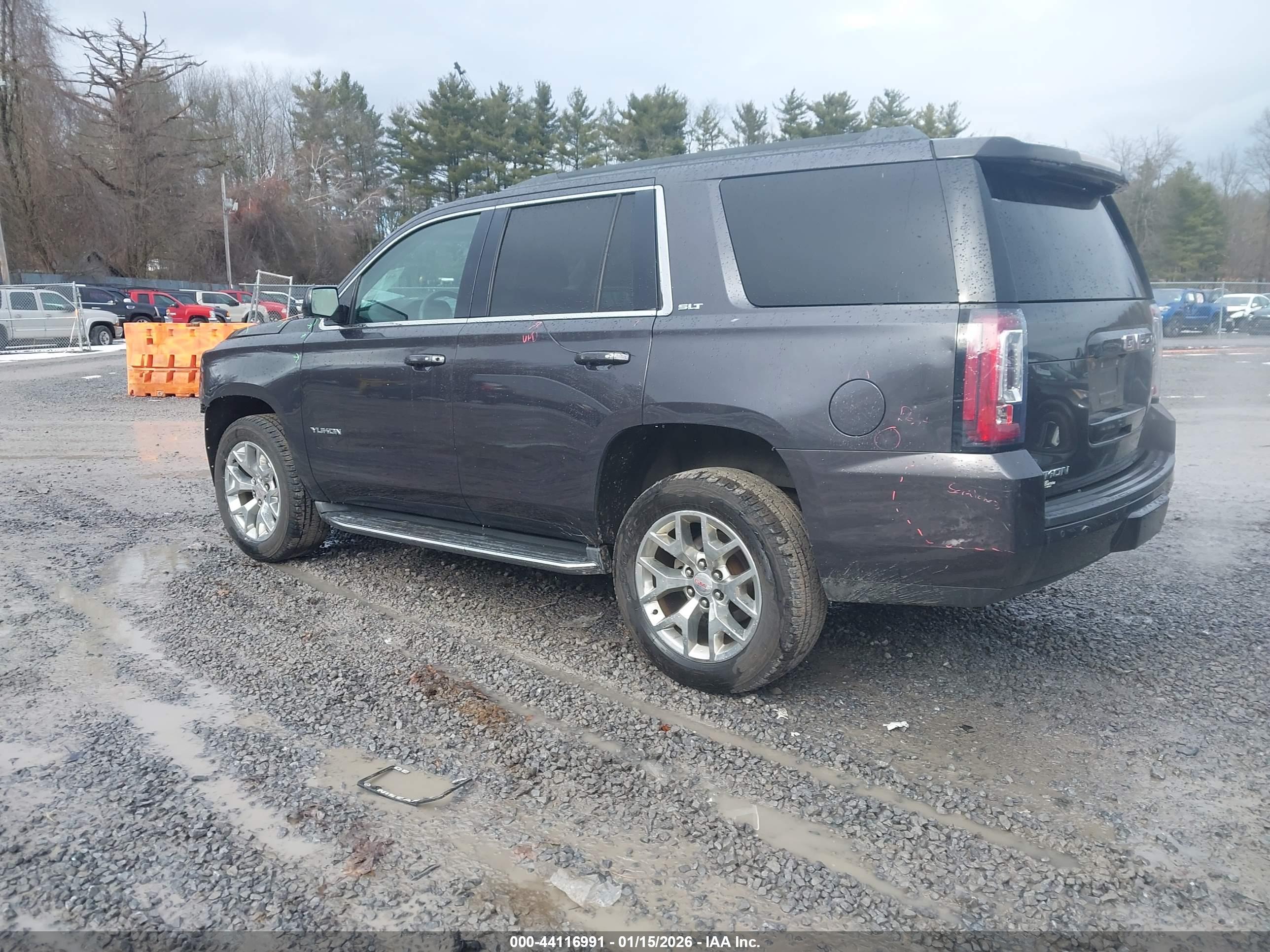 GMC YUKON image 3
