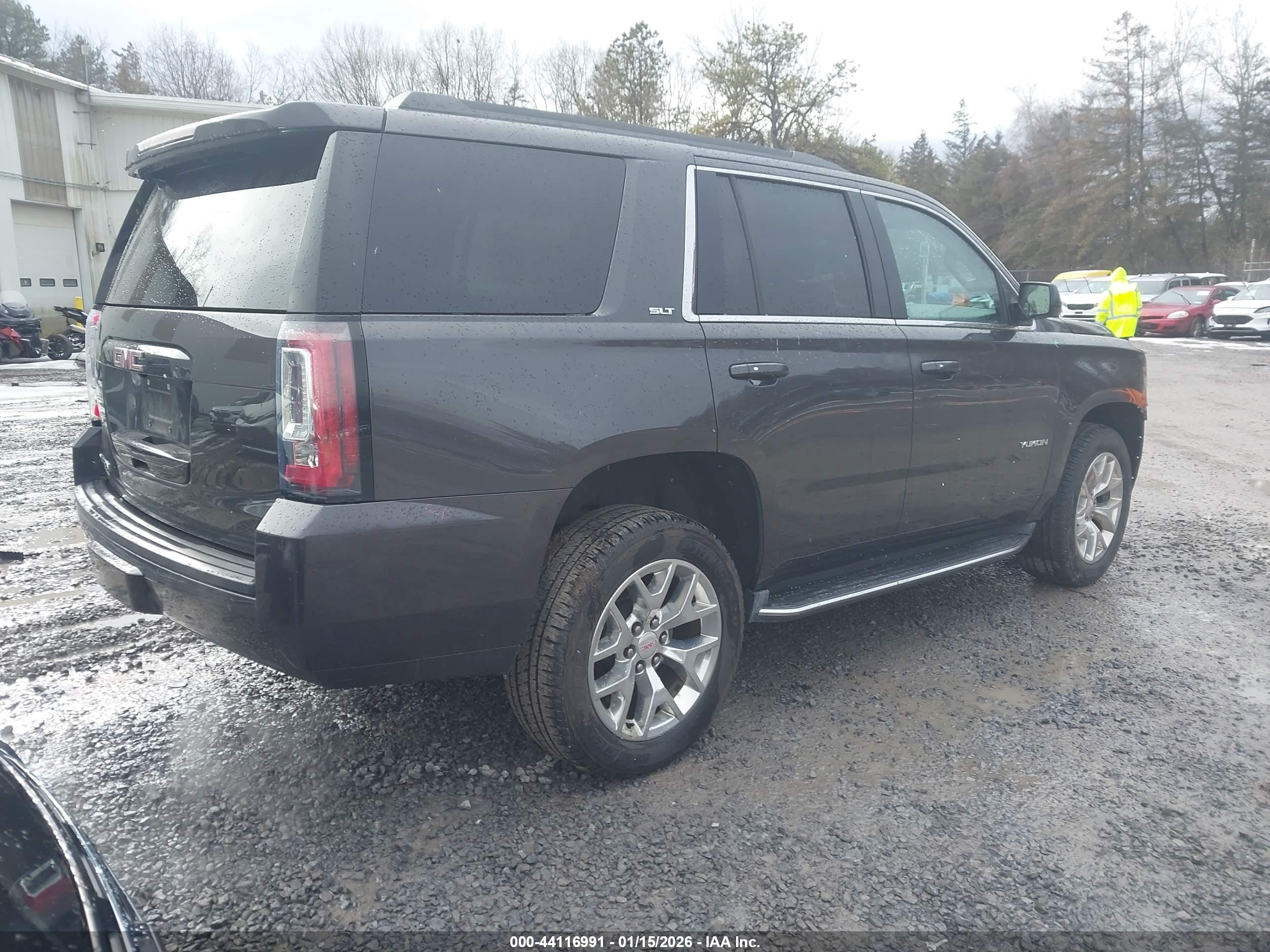 GMC YUKON image 4