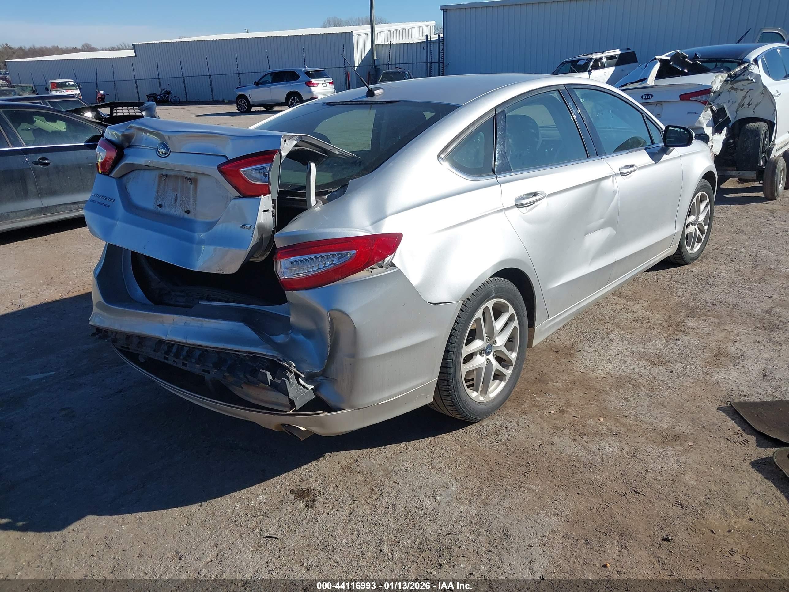 FORD FUSION image 4