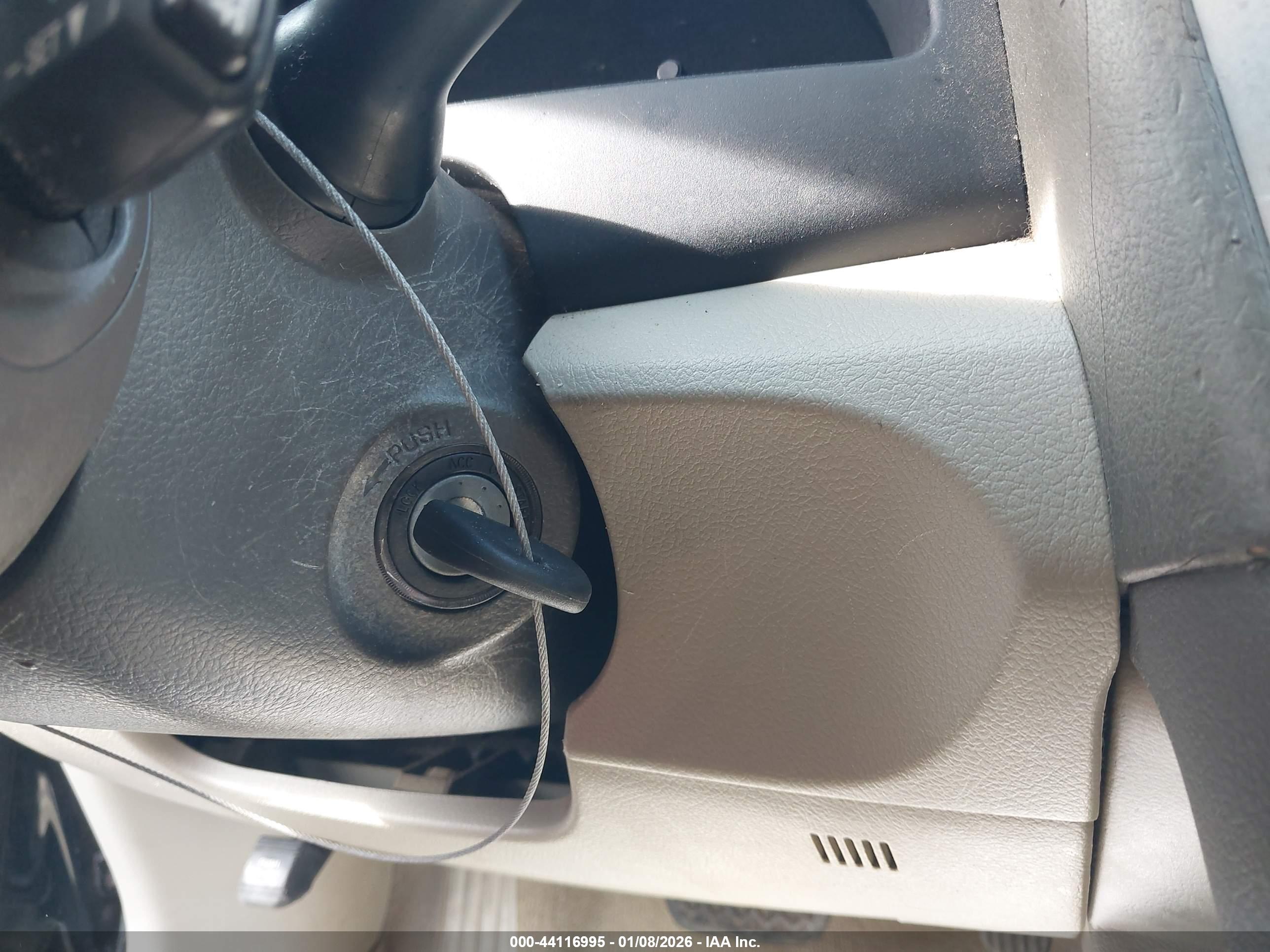 TOYOTA CAMRY image 11