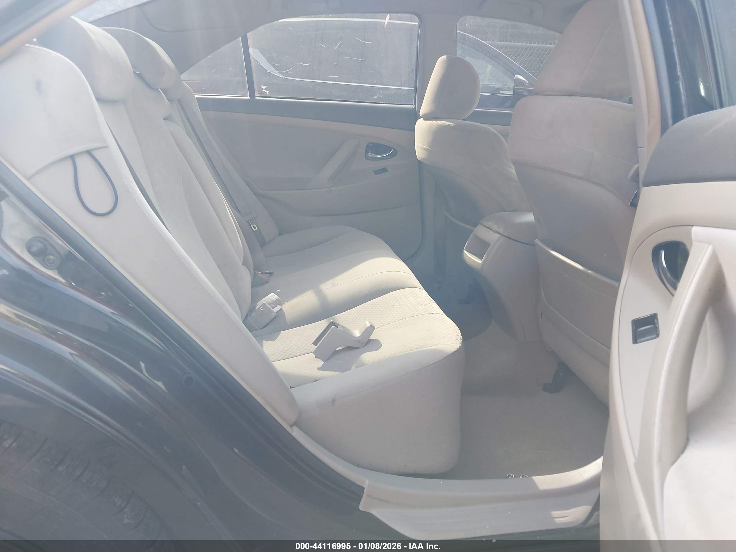 TOYOTA CAMRY image 8