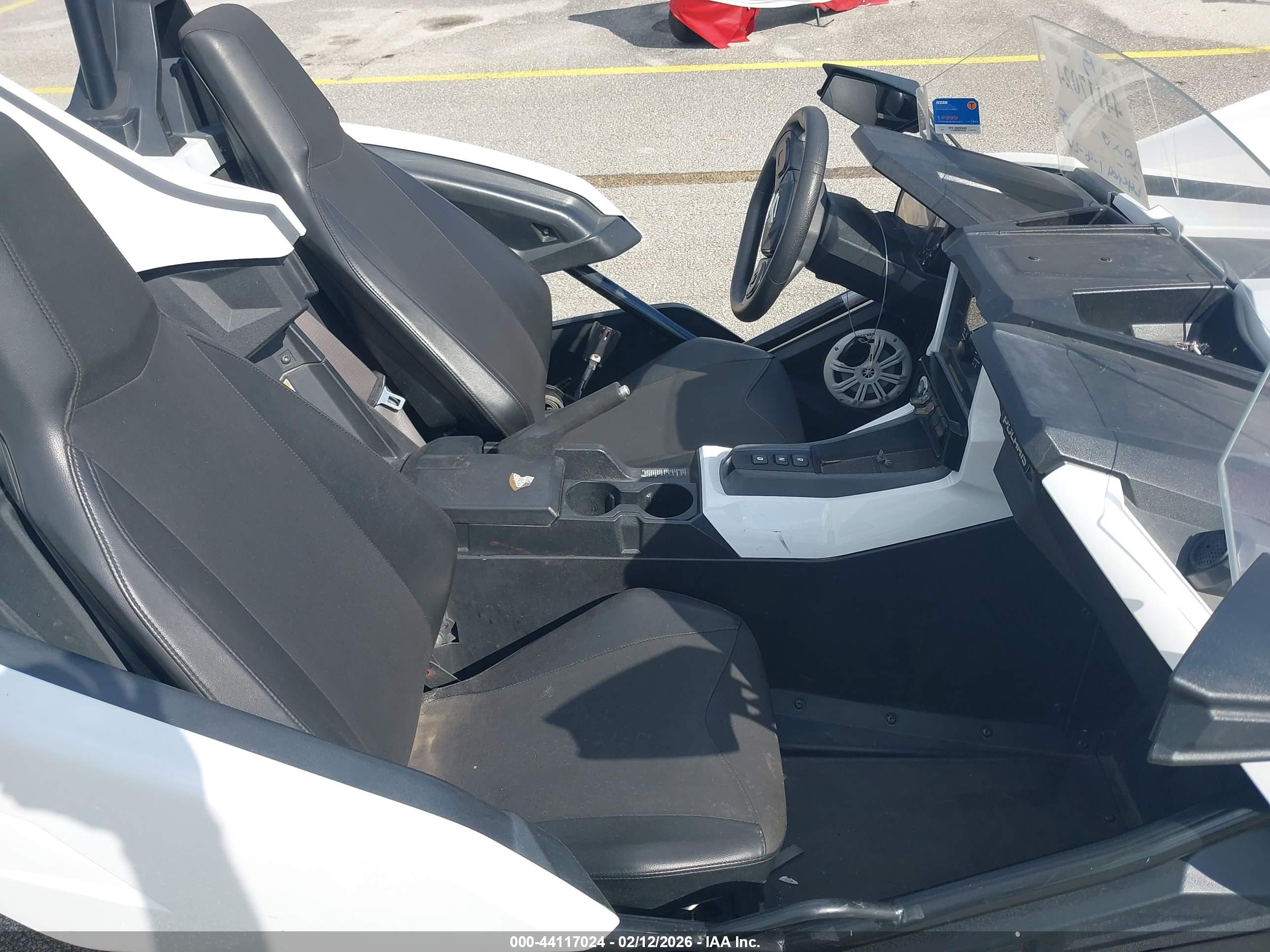 POLARIS SLINGSHOT image 8