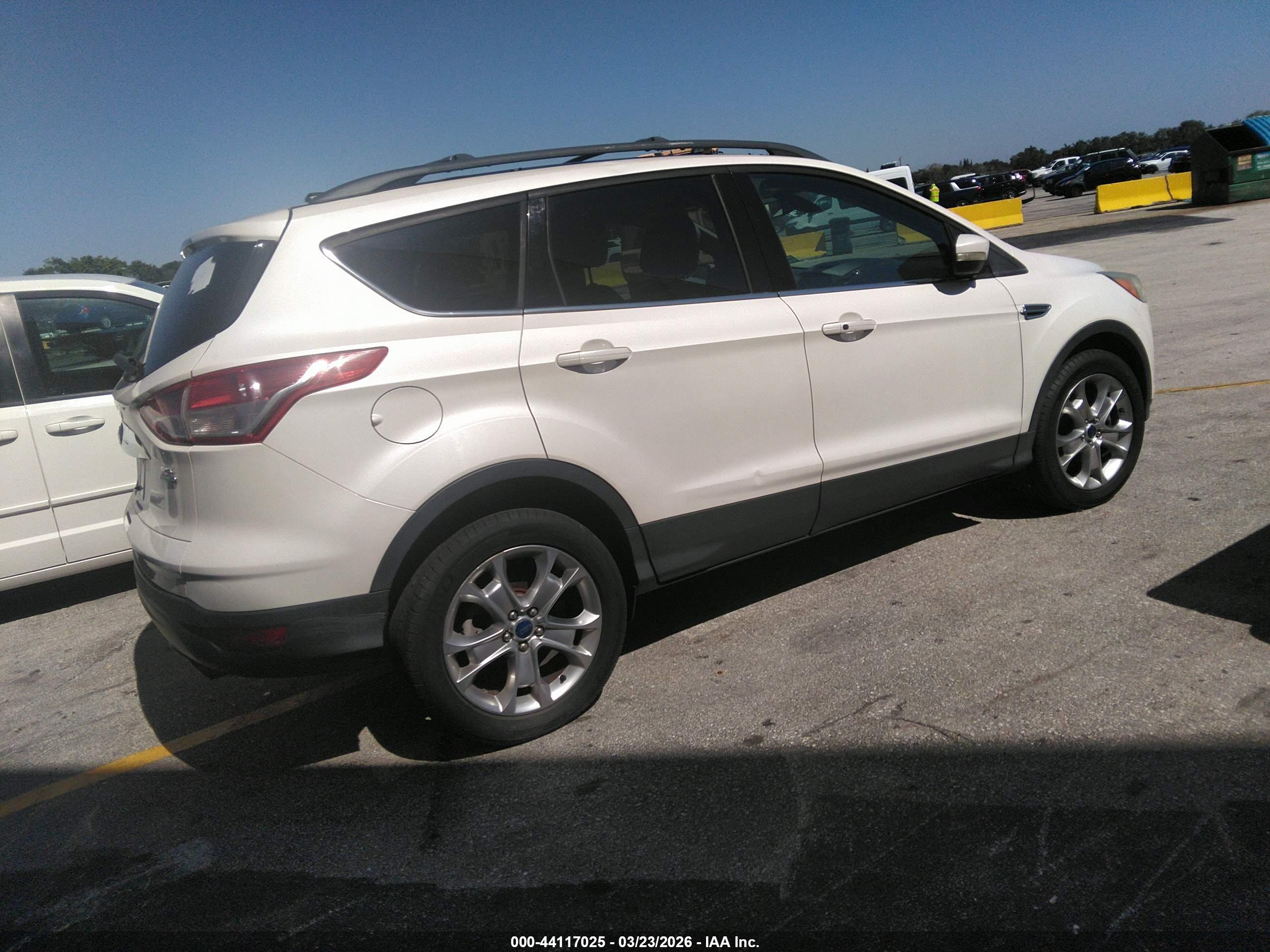 FORD ESCAPE image 4