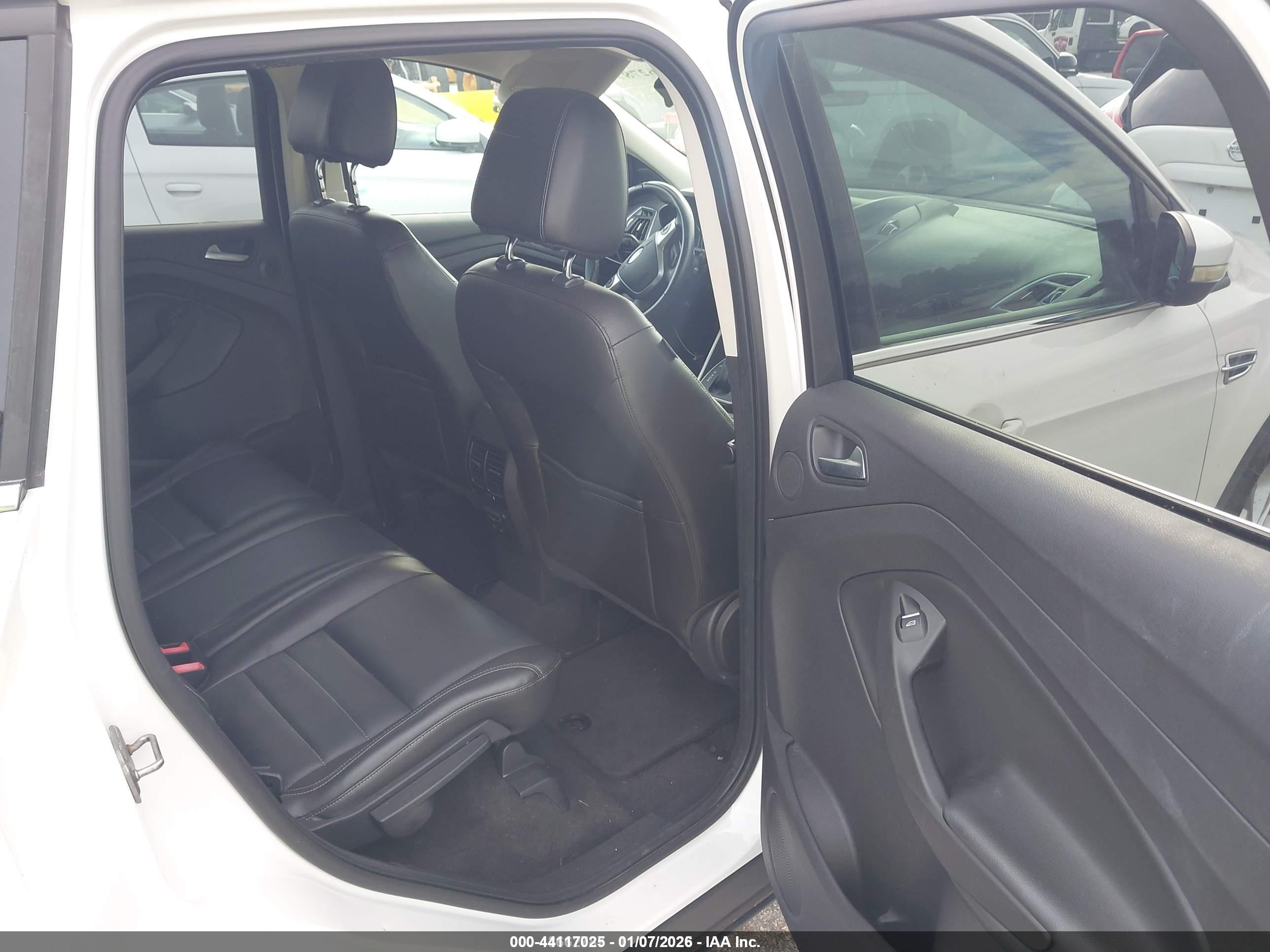FORD ESCAPE image 8