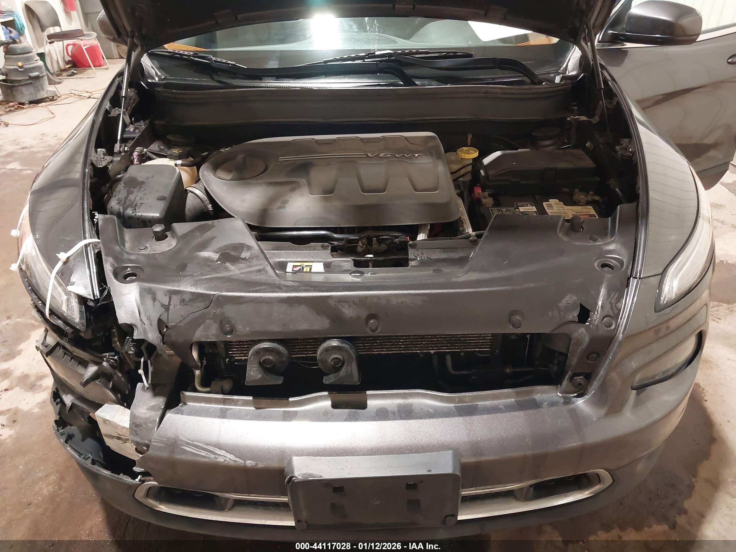 JEEP CHEROKEE image 10