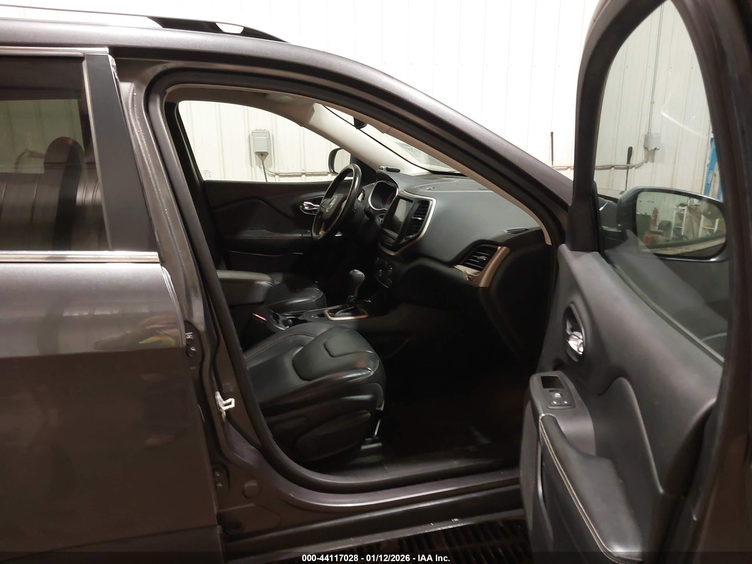 JEEP CHEROKEE image 5