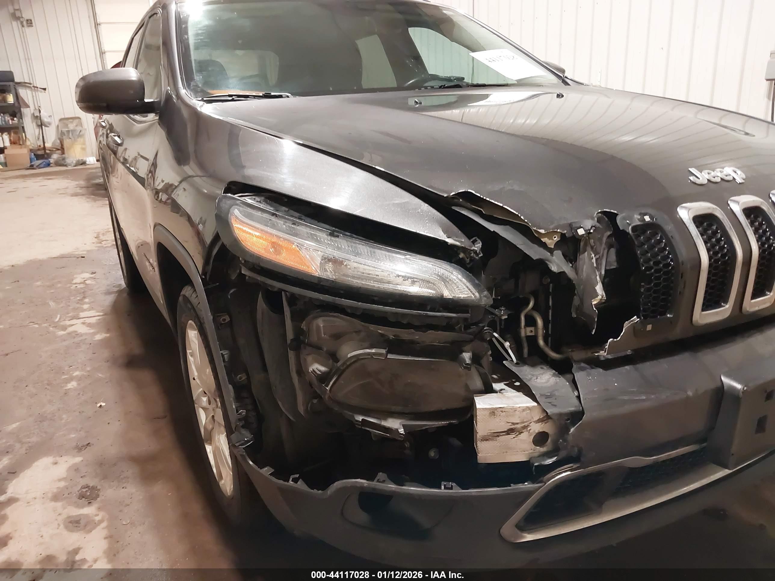 JEEP CHEROKEE image 6