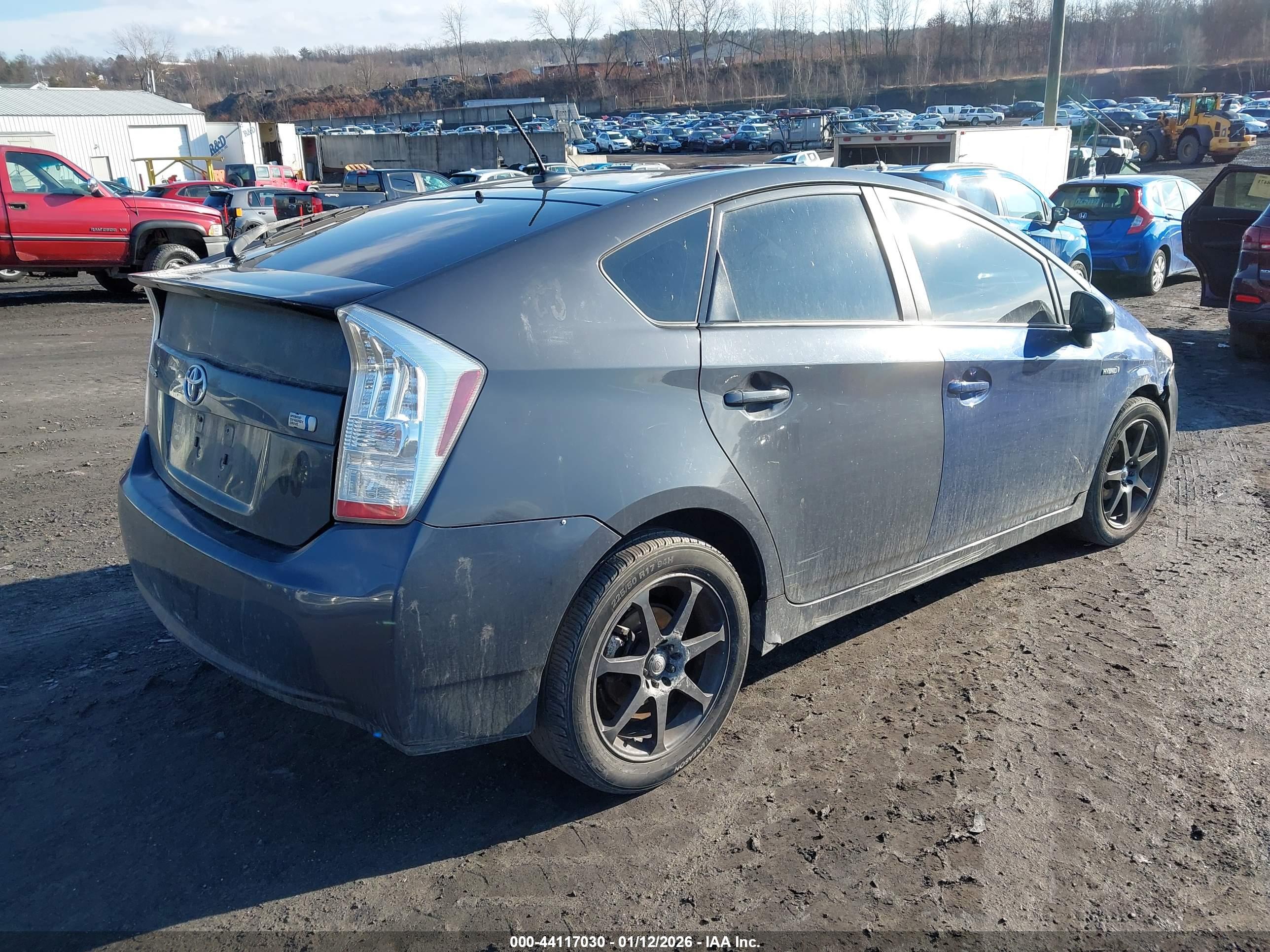 TOYOTA PRIUS image 4