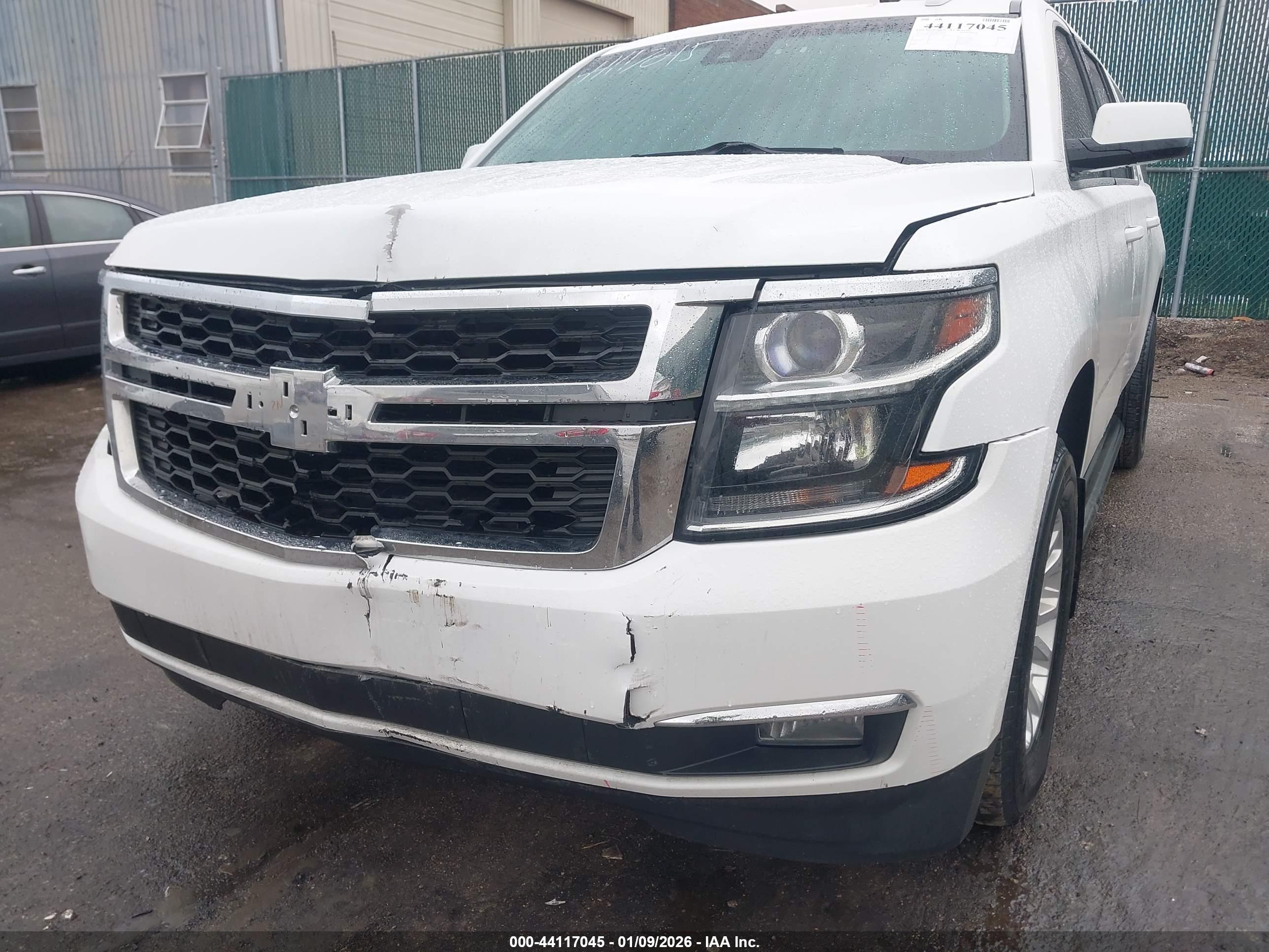 CHEVROLET SUBURBAN image 6